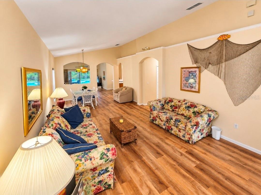 Listing photo 3 for 4640 Eagle Peak Dr