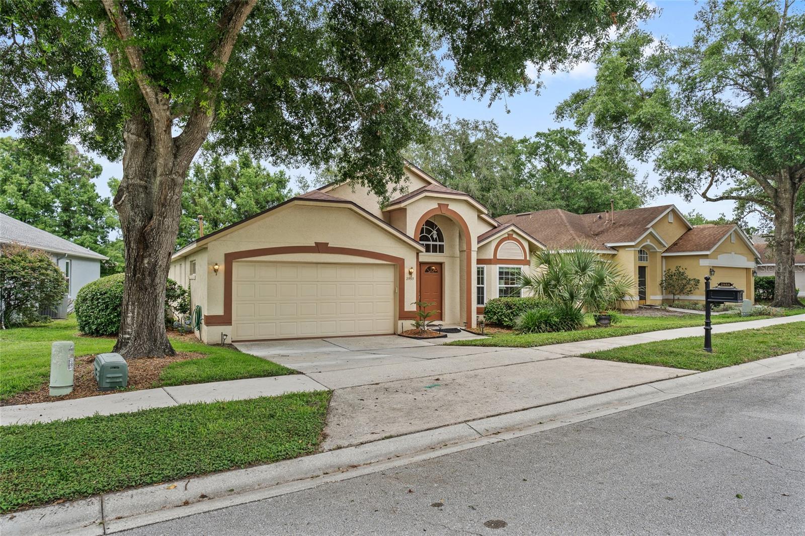 Listing photo 2 for 2955 Sabel Oak Pl