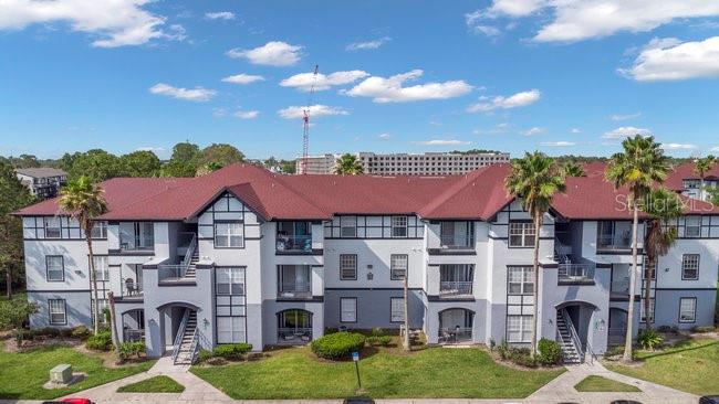 Listing photo 1 for 3702 Palm Desert Ln #5414