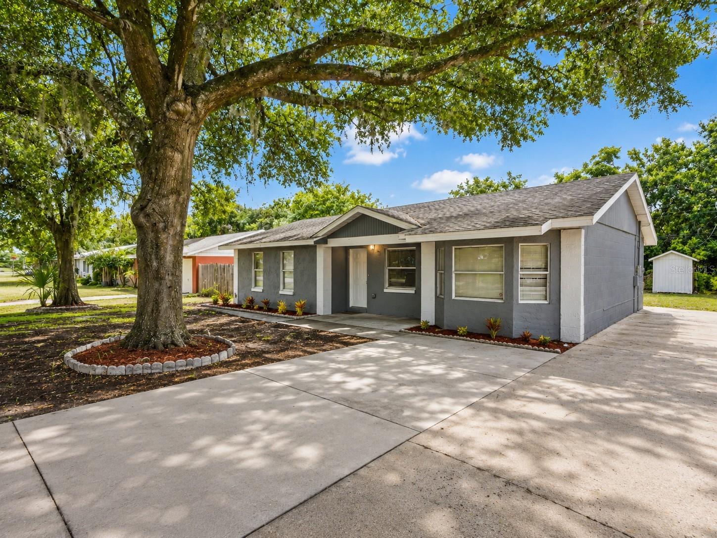 Listing photo 2 for 4042 Homestead Dr