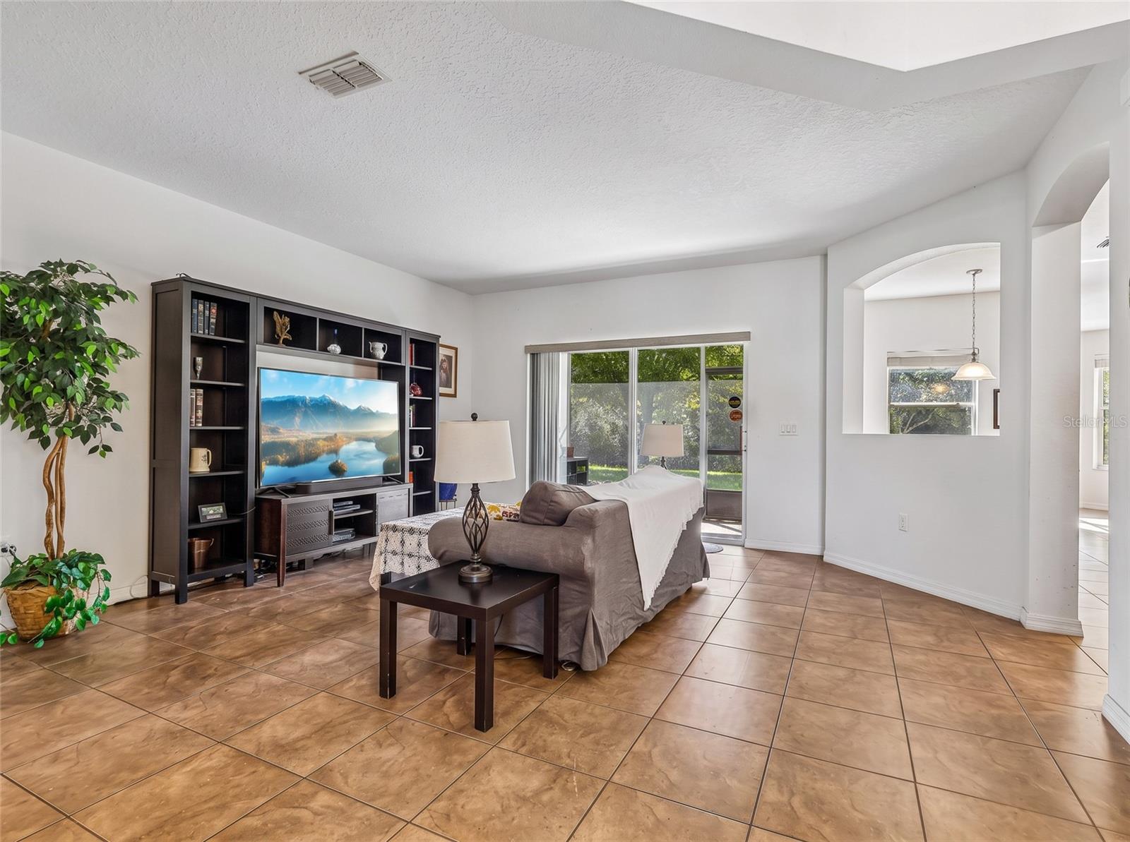 Listing photo 3 for 3639 Sail Harbor Dr