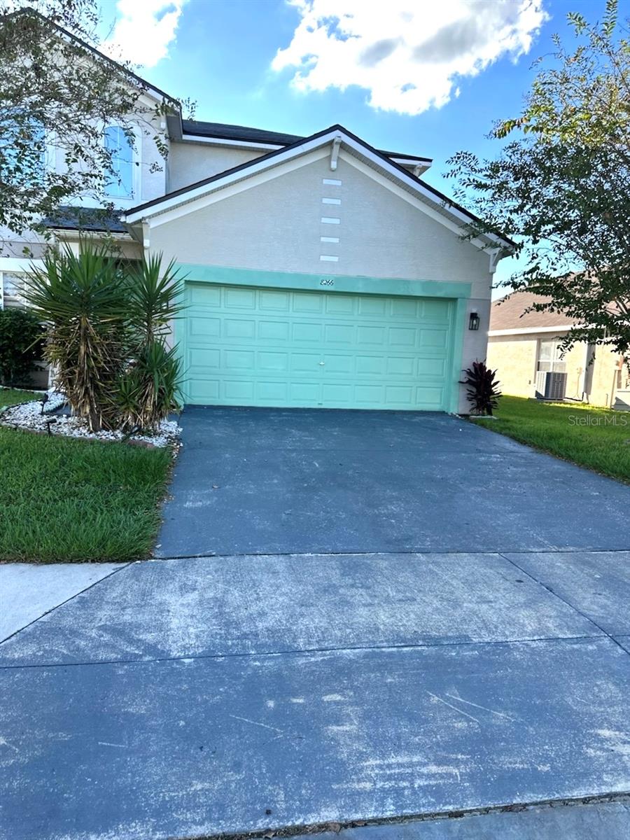 Listing photo 2 for 8266 Peak Ave