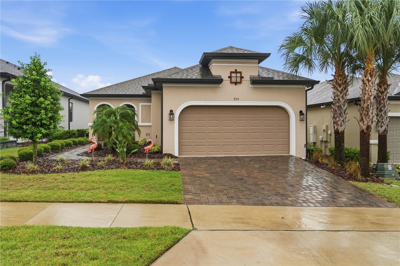 Listing photo 1 for 959 Braewood Dr