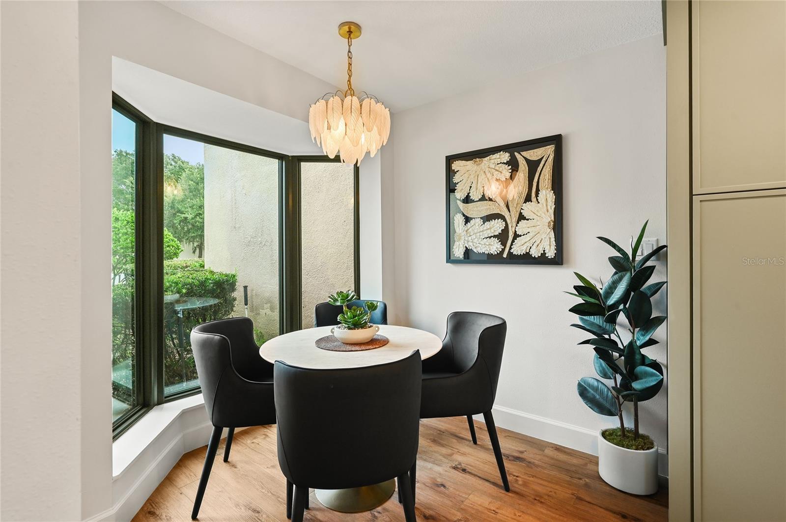 Listing photo 3 for 219 Quayside Cir #b9