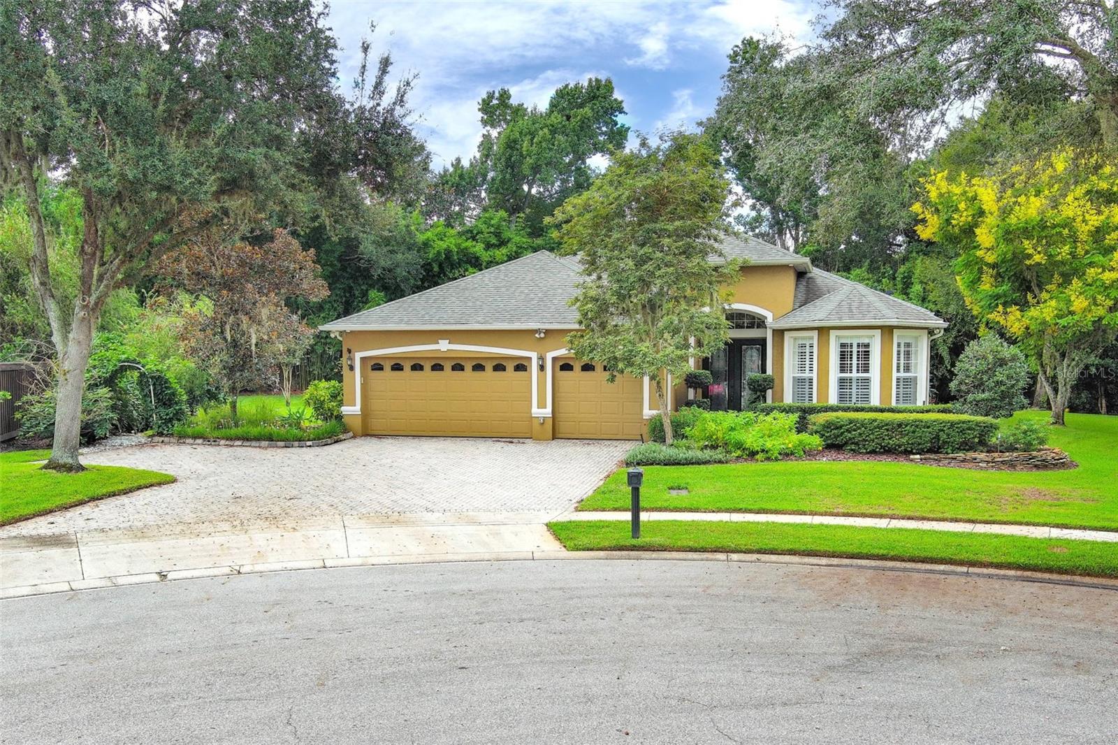 Listing photo for 475 Verandah Ct