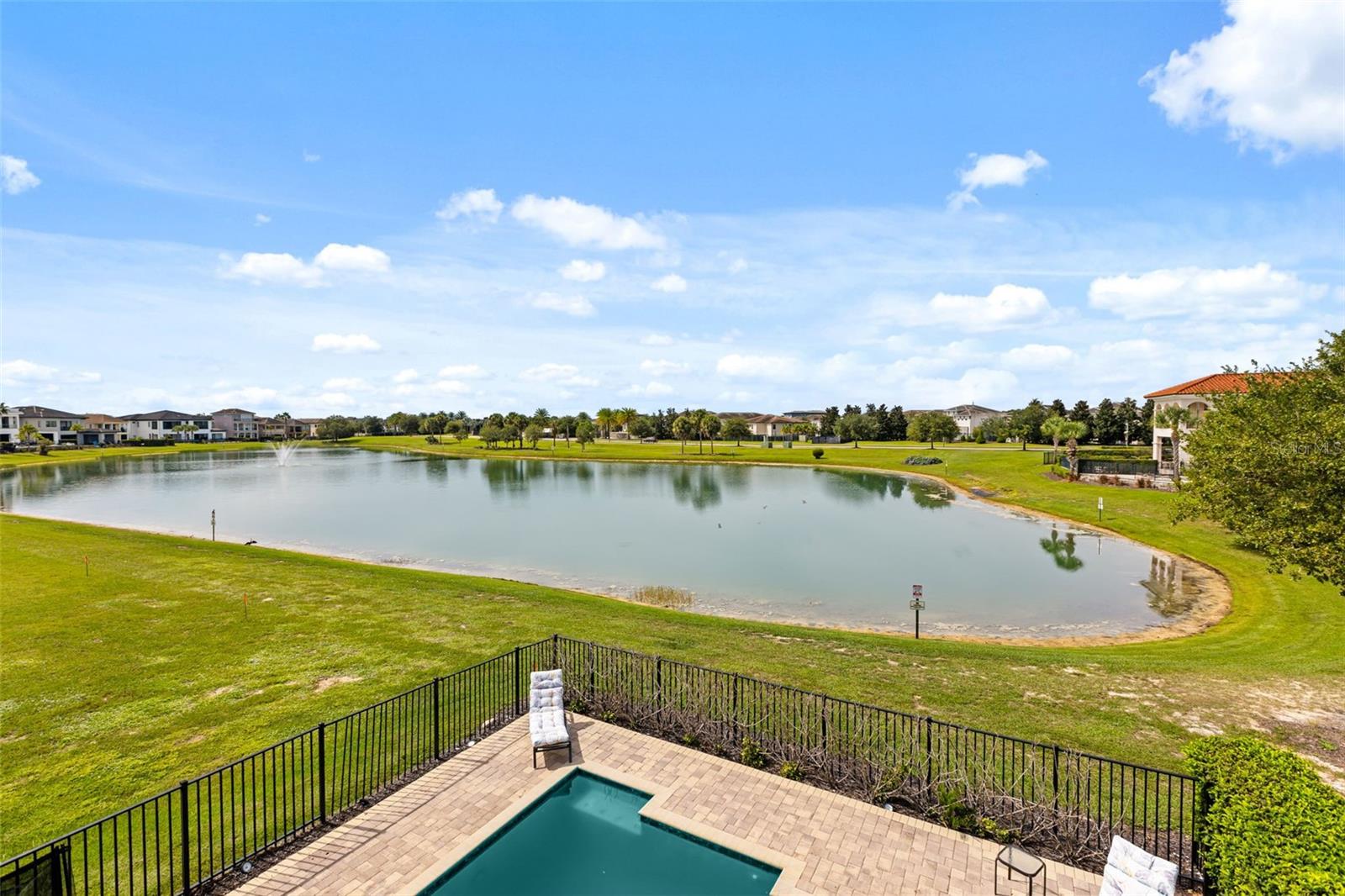 Listing photo 3 for 780 Golden Bear Dr