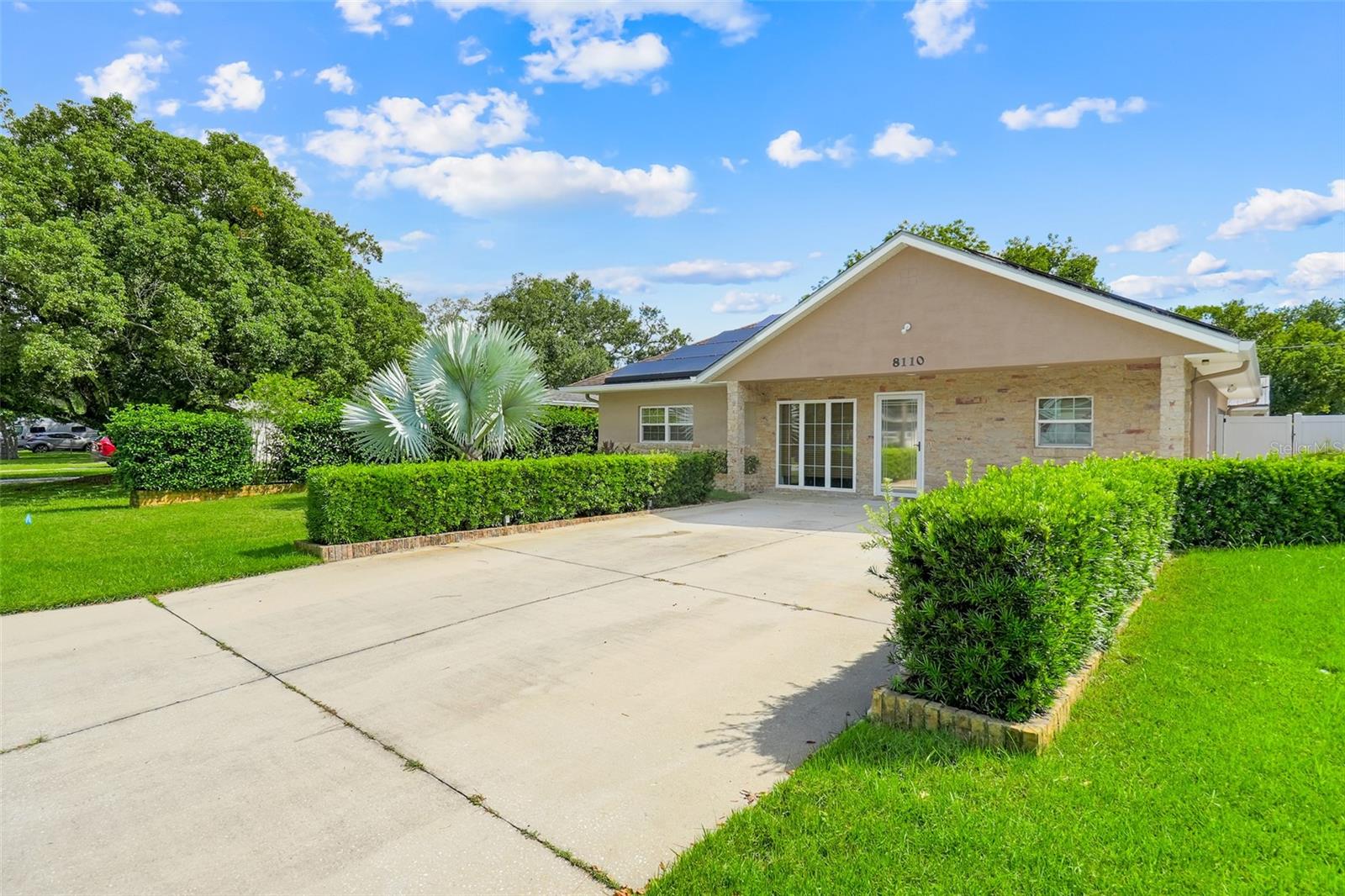 Listing photo 3 for 8110 Castinango Street