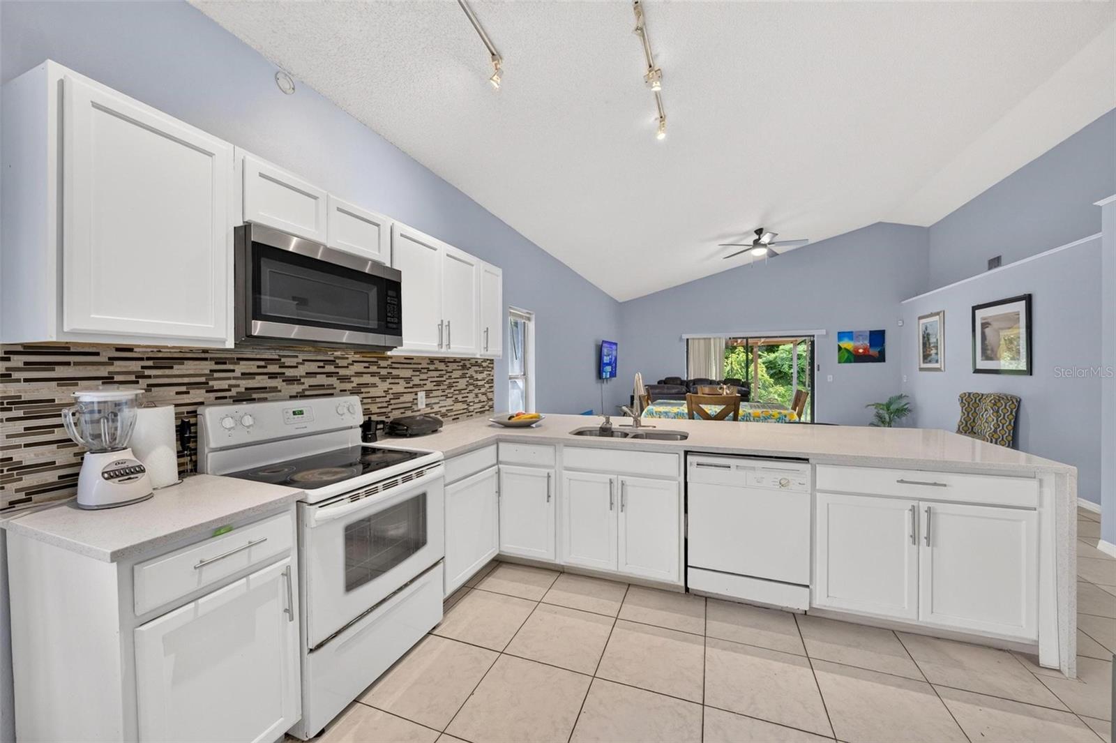 Listing photo 3 for 2957 Birmingham Blvd