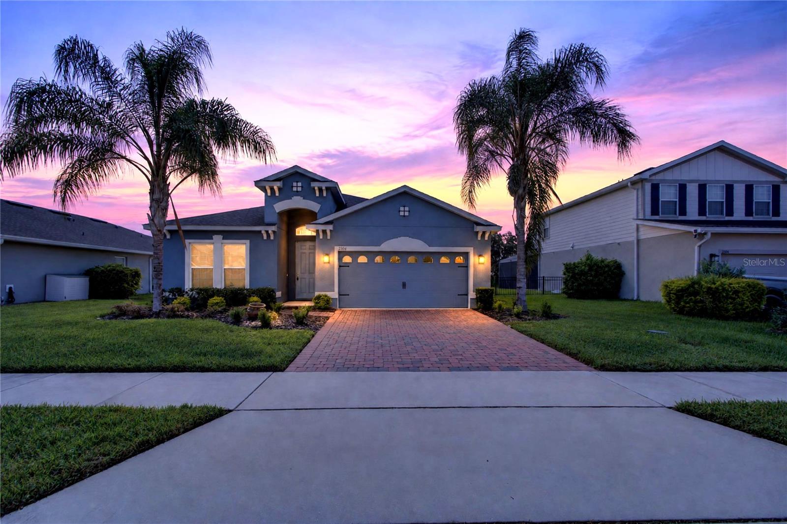 Listing photo 3 for 2304 Tudor Rose Dr