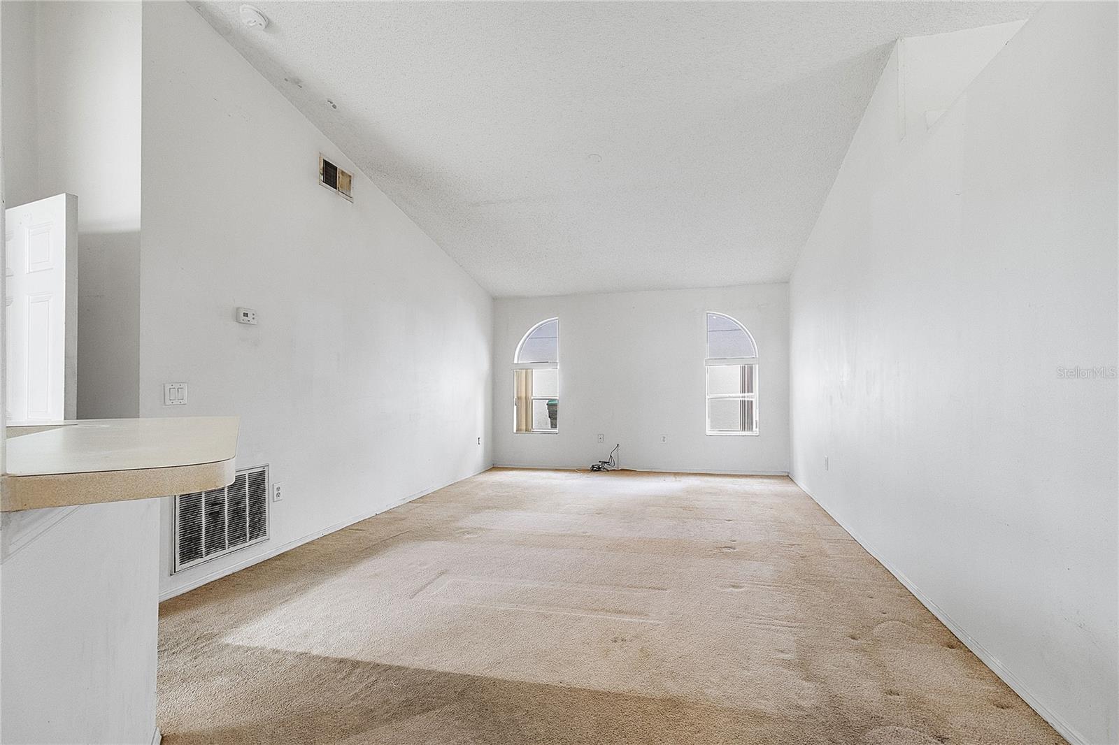Listing photo 3 for 1620 Brook Hollow Dr
