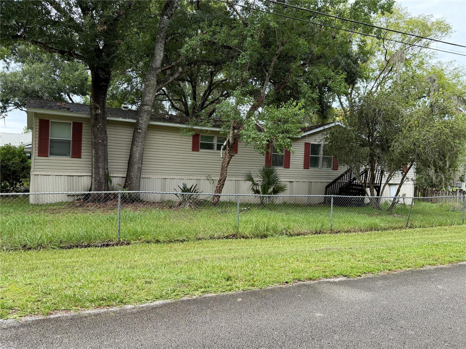 Listing photo 1 for 55616 Lee St
