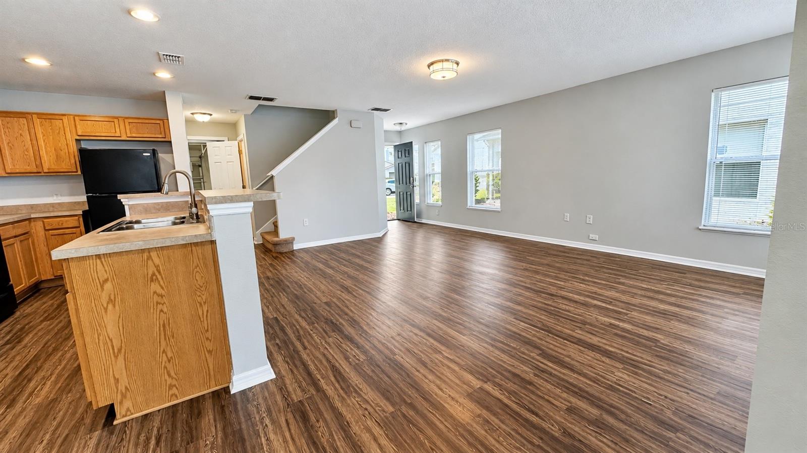 Listing photo 2 for 2501 Hassonite St