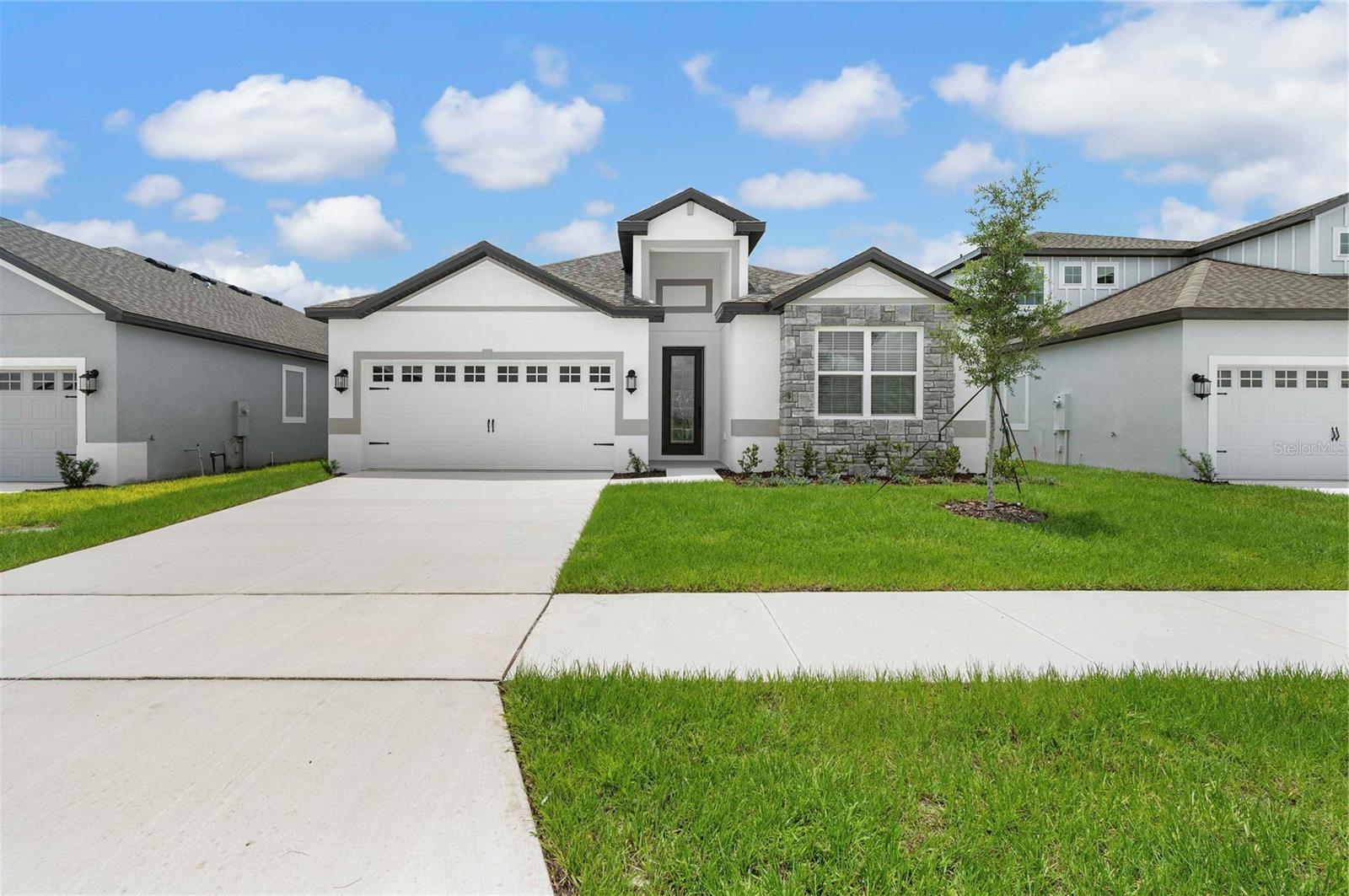 Listing photo 1 for 3408 Chinotto Dr