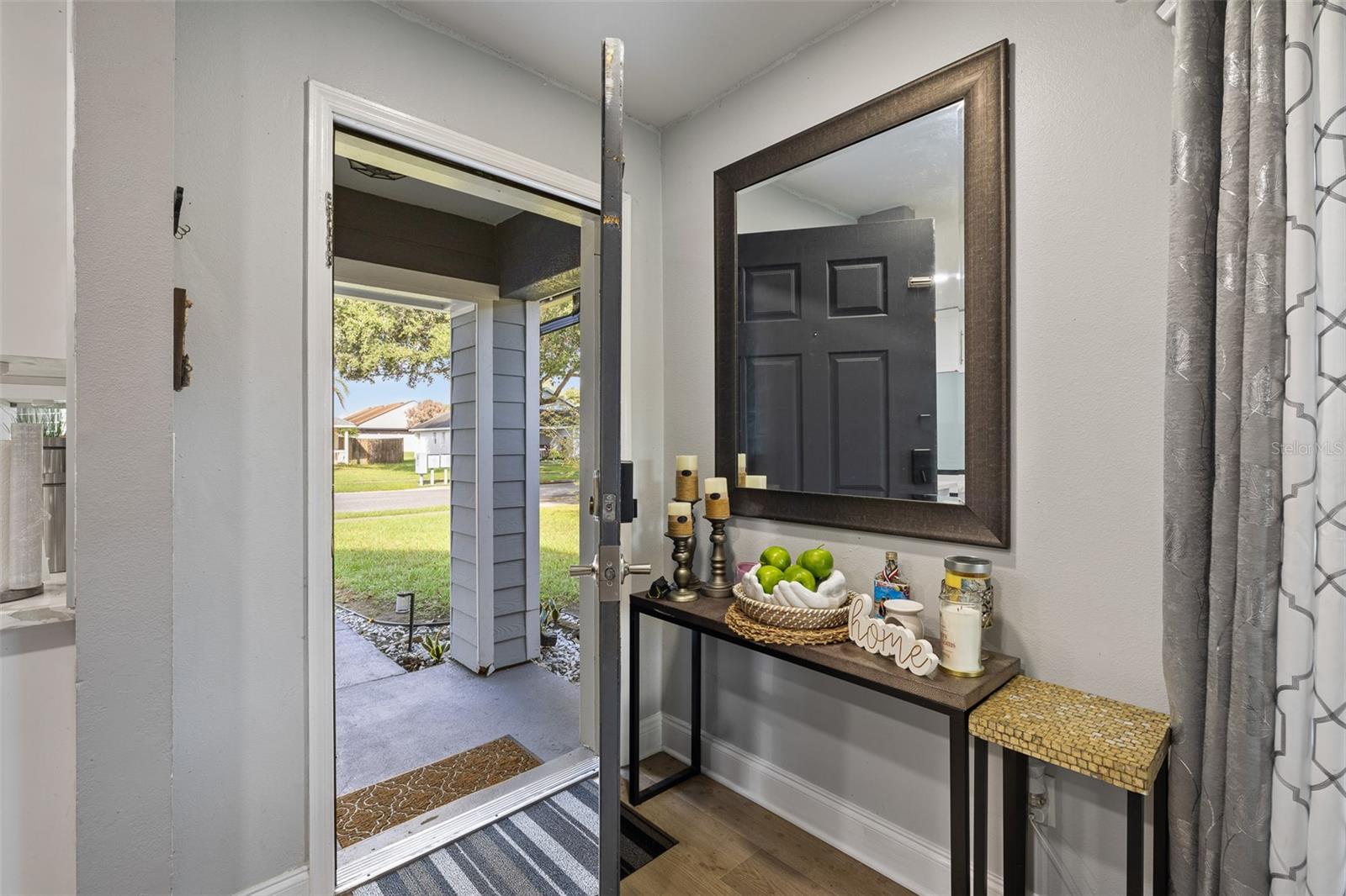 Listing photo 3 for 8703 Fort Jefferson Blvd
