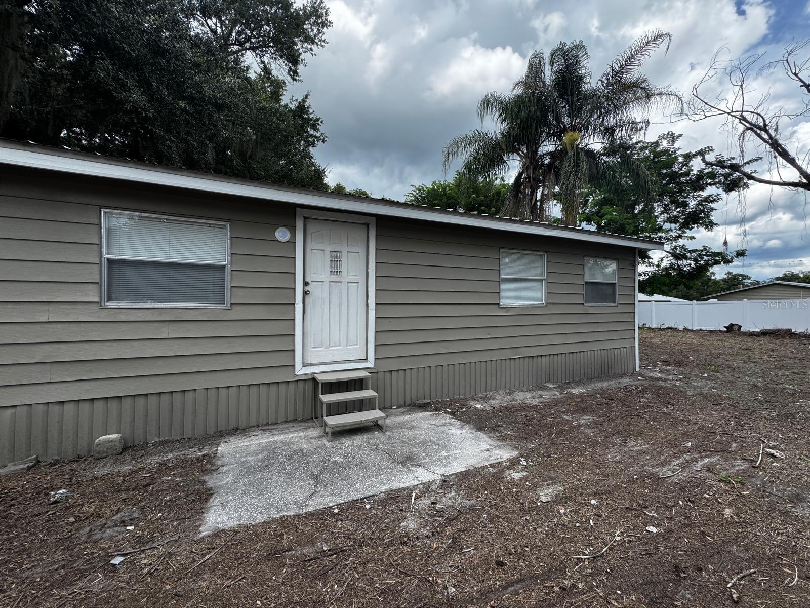 Listing photo 1 for 4817 Puritan Ln