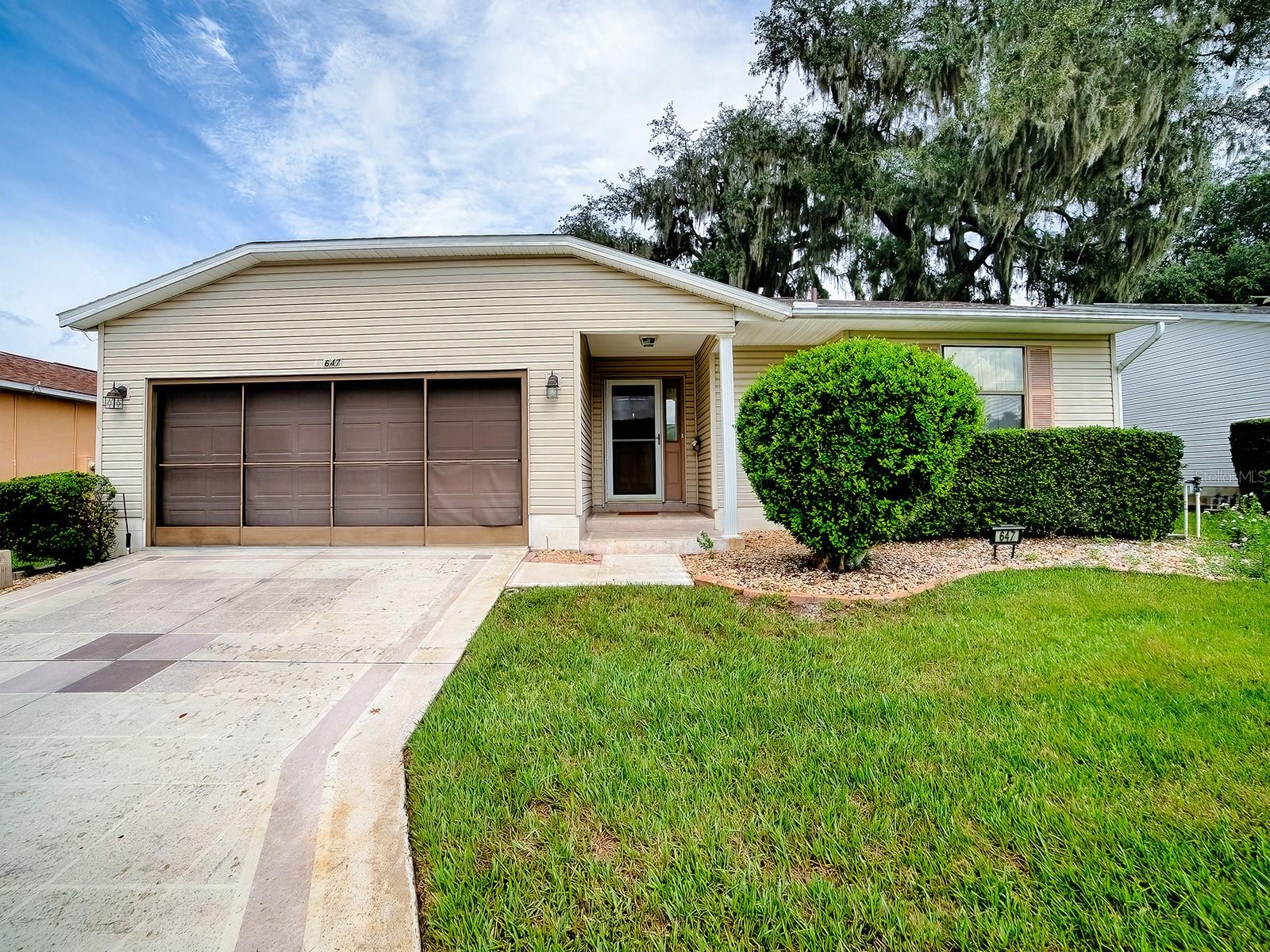 Listing photo for 647 Timbercrest Dr