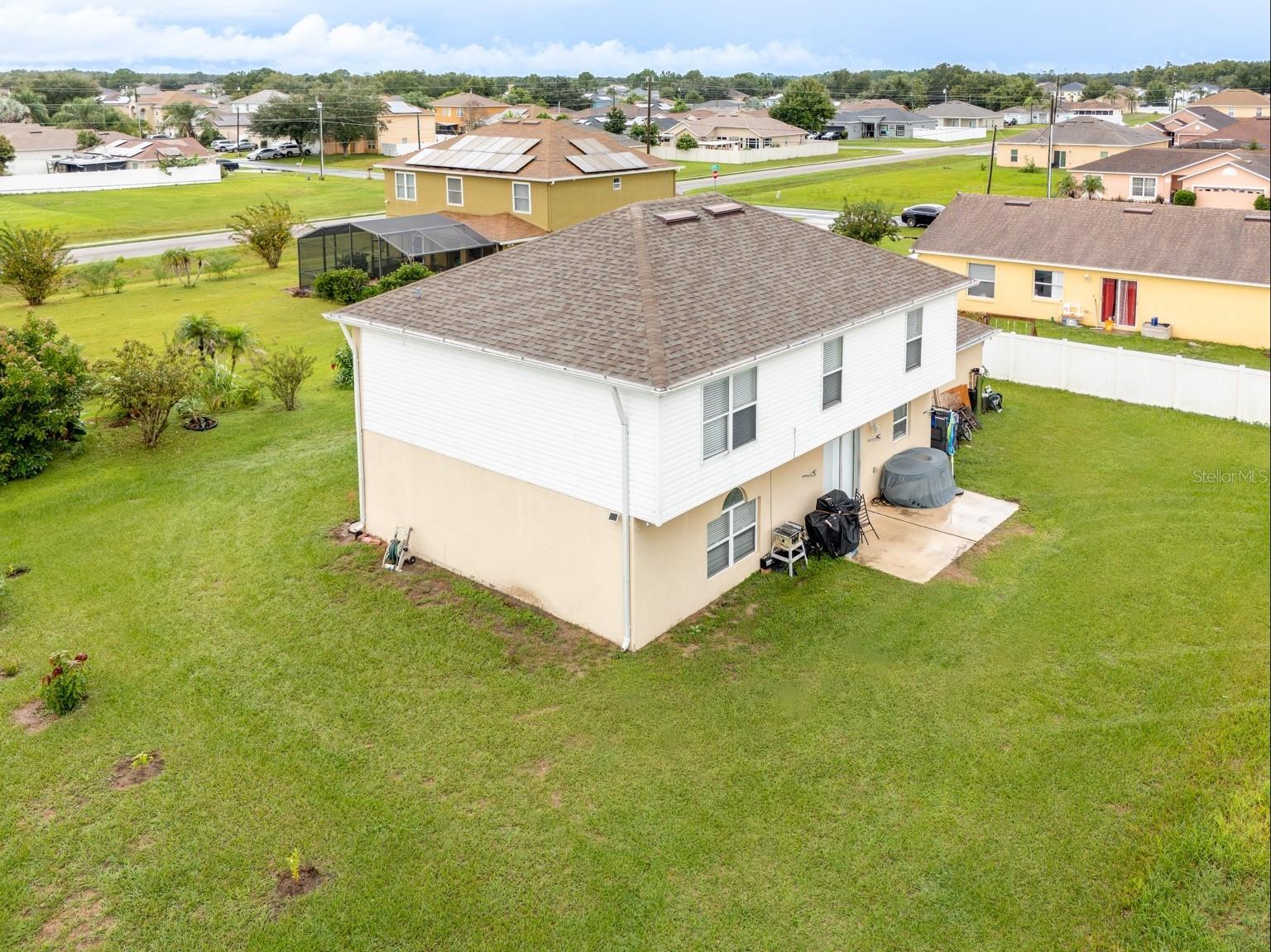 Listing photo 3 for 203 Aurelia Ct