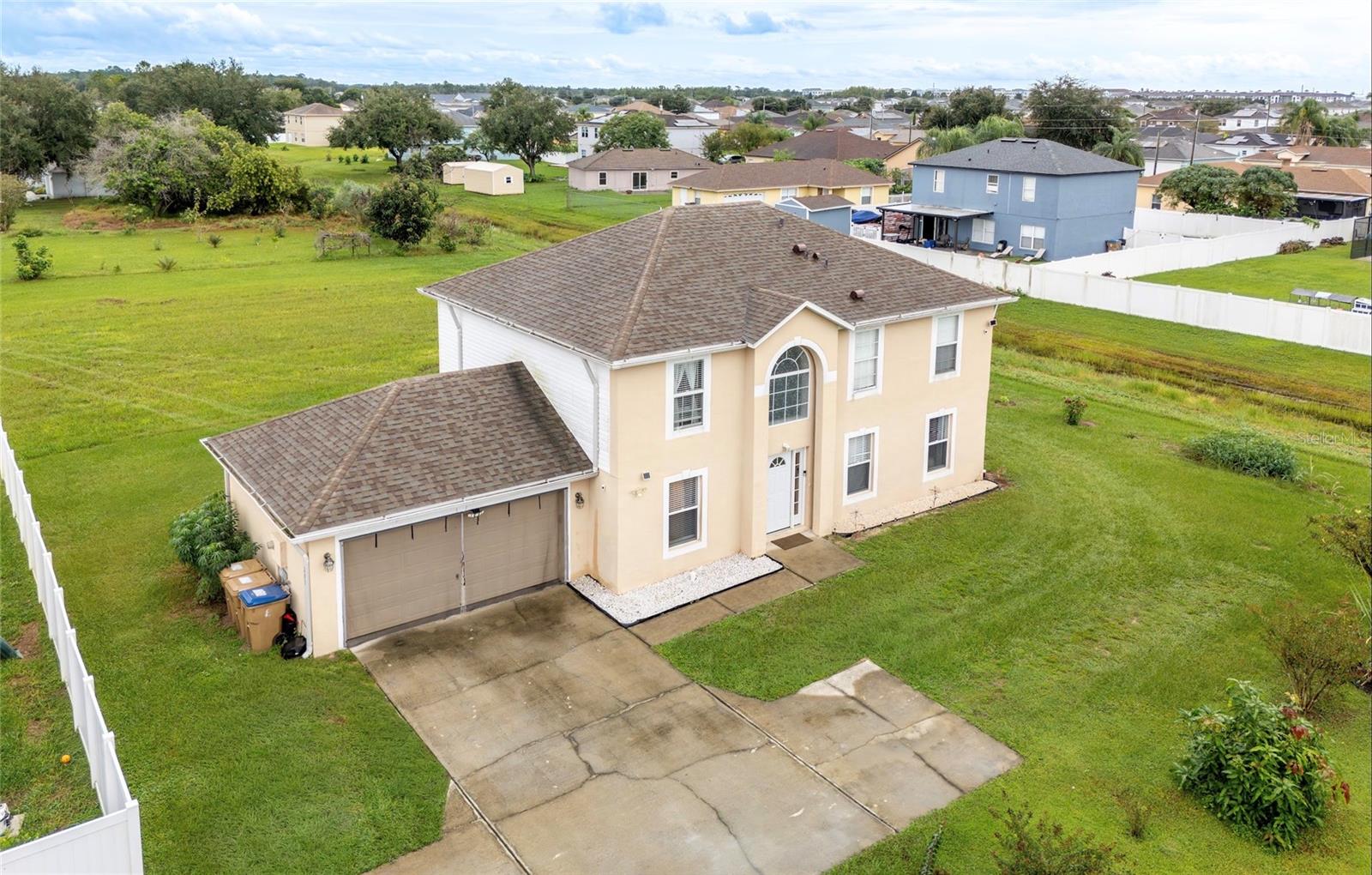 Listing photo 2 for 203 Aurelia Ct