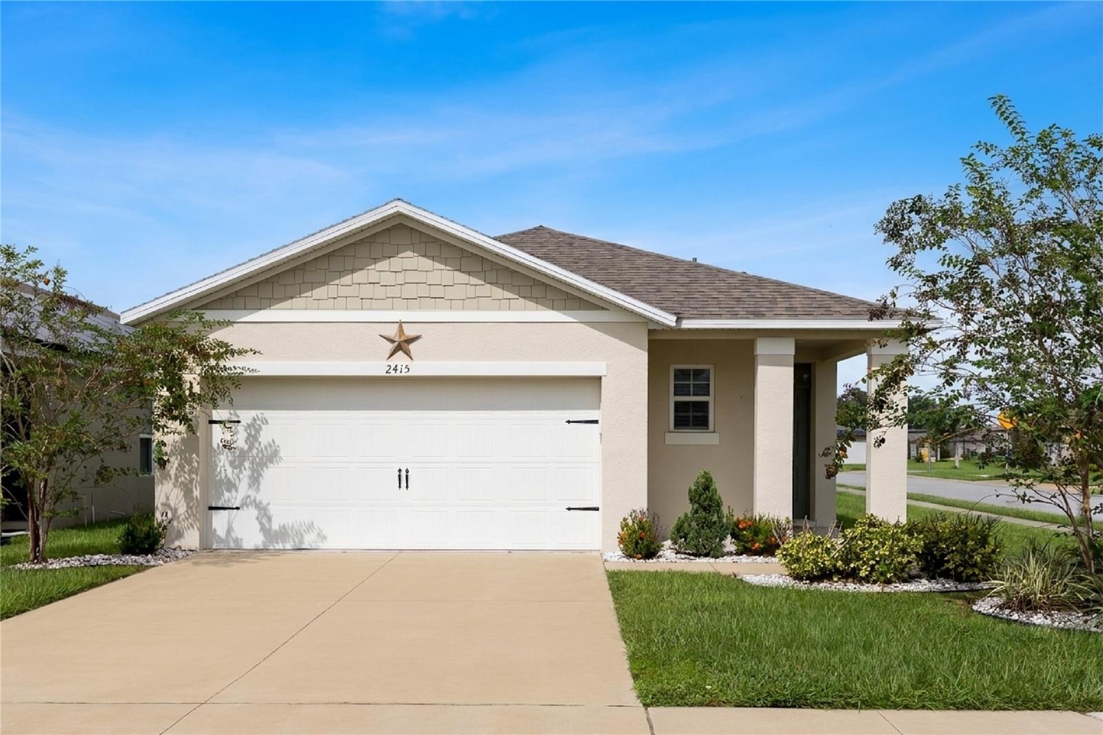 Listing photo 1 for 2415 Brassie Ct