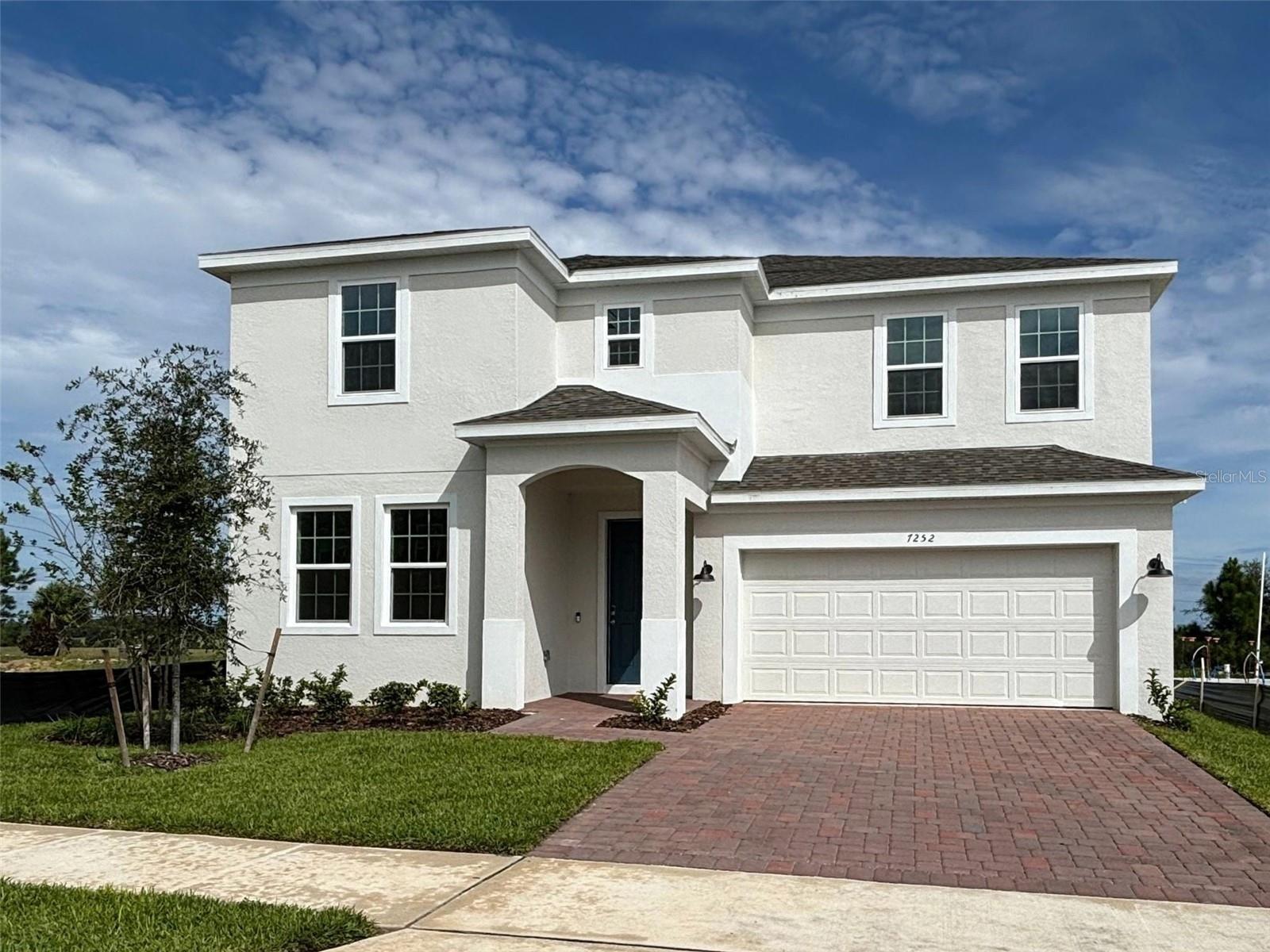 Listing photo 1 for 7252 Rolling Leaf Rd
