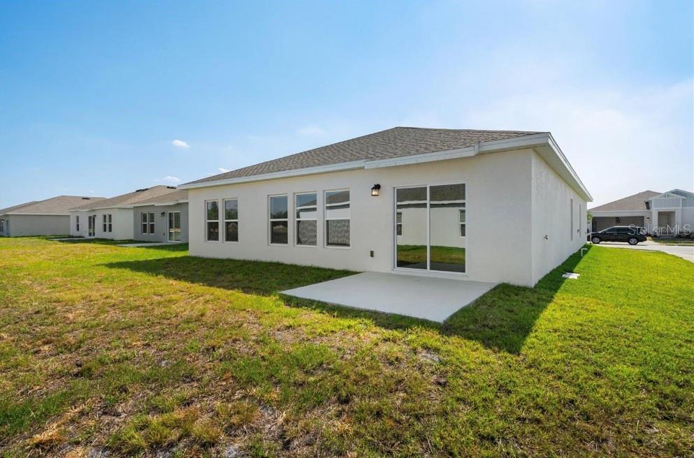 Listing photo 3 for 4980 Worchester Dr