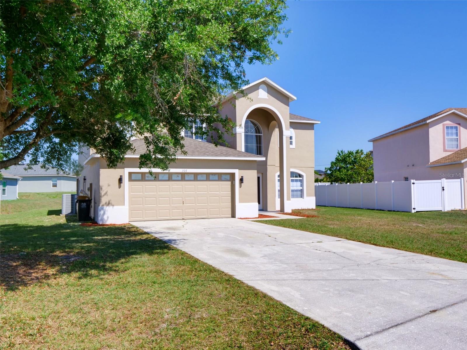 Listing photo 2 for 307 Big Black Ln