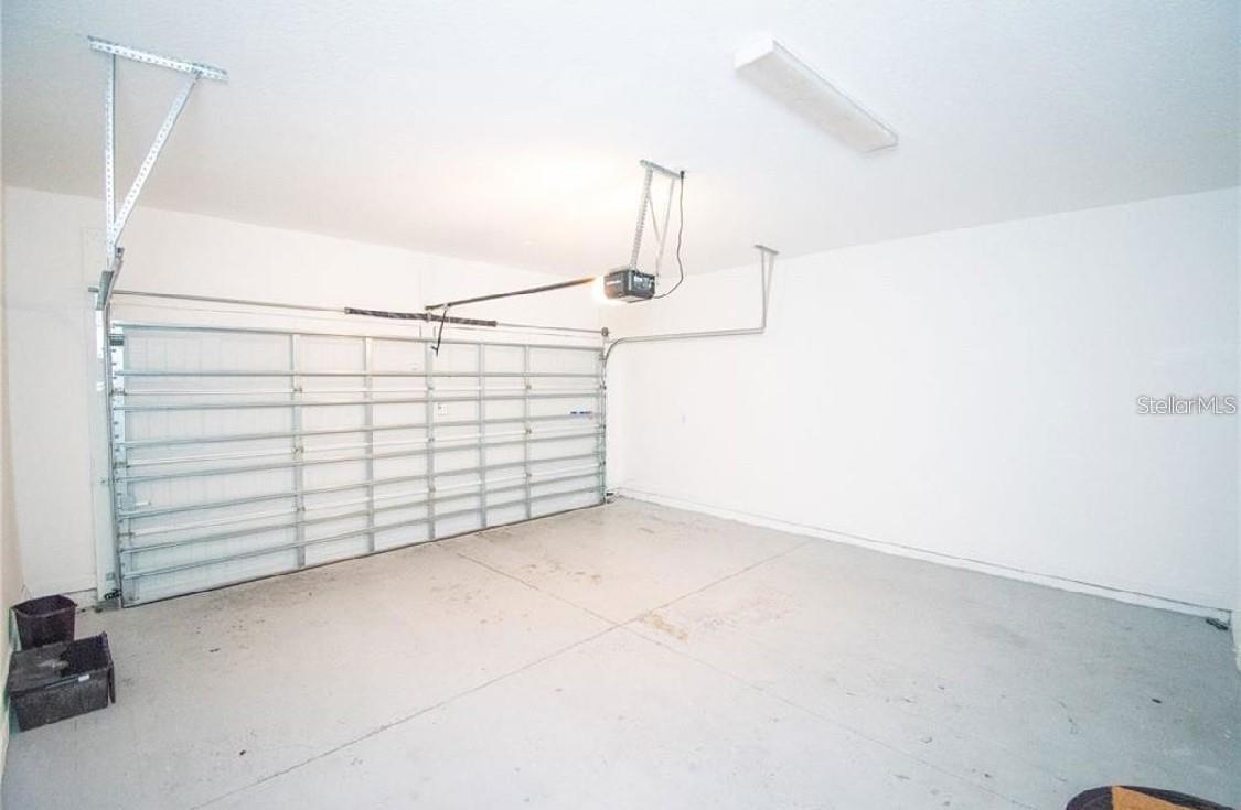 Listing photo 3 for 2926 Sentence St