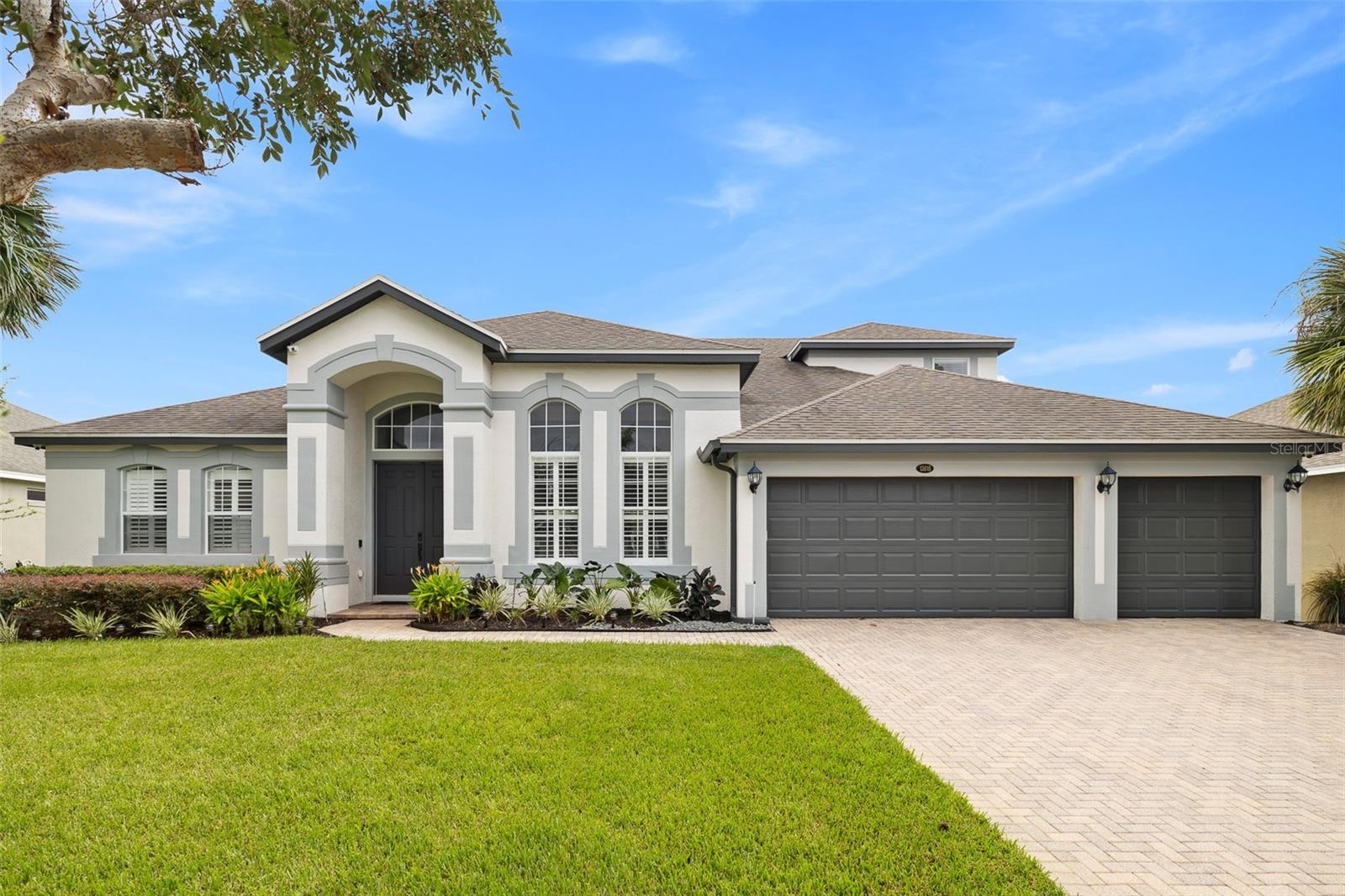 Listing photo 1 for 13618 Larsen Ln