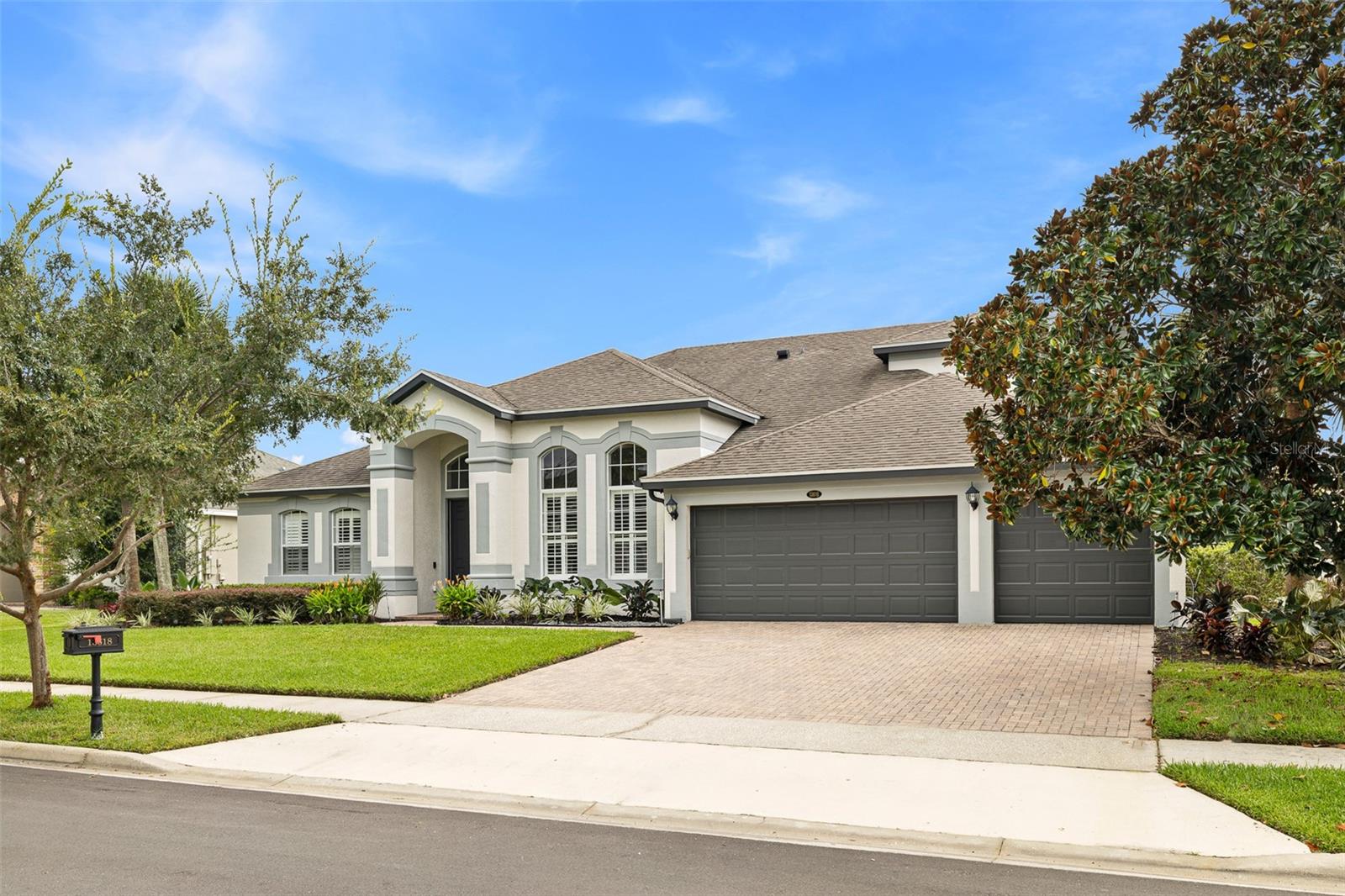 Listing photo 2 for 13618 Larsen Ln