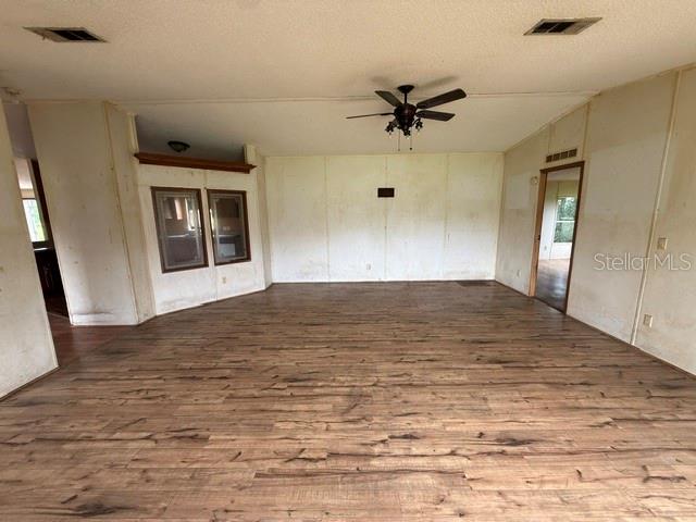 Listing photo 3 for 314 Skyblue Ln
