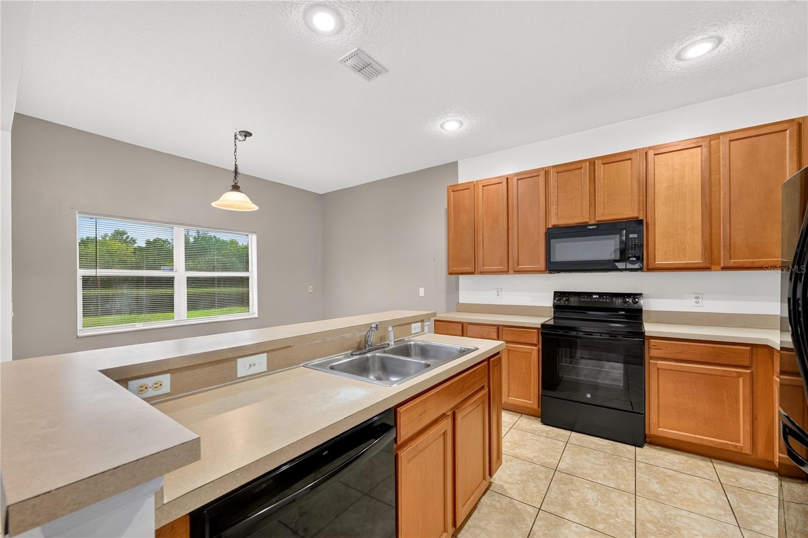Listing photo 3 for 2838 Sweetspire Cir