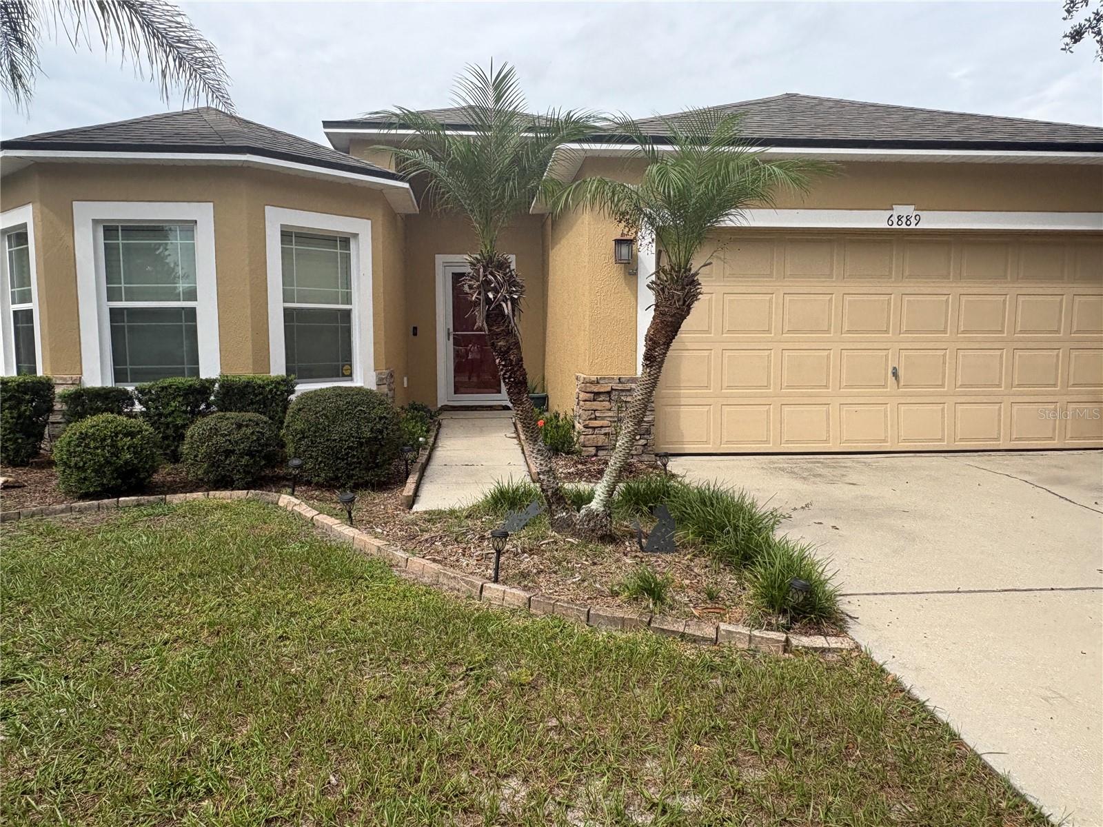 Listing photo 1 for 6889 Glenbrook Dr
