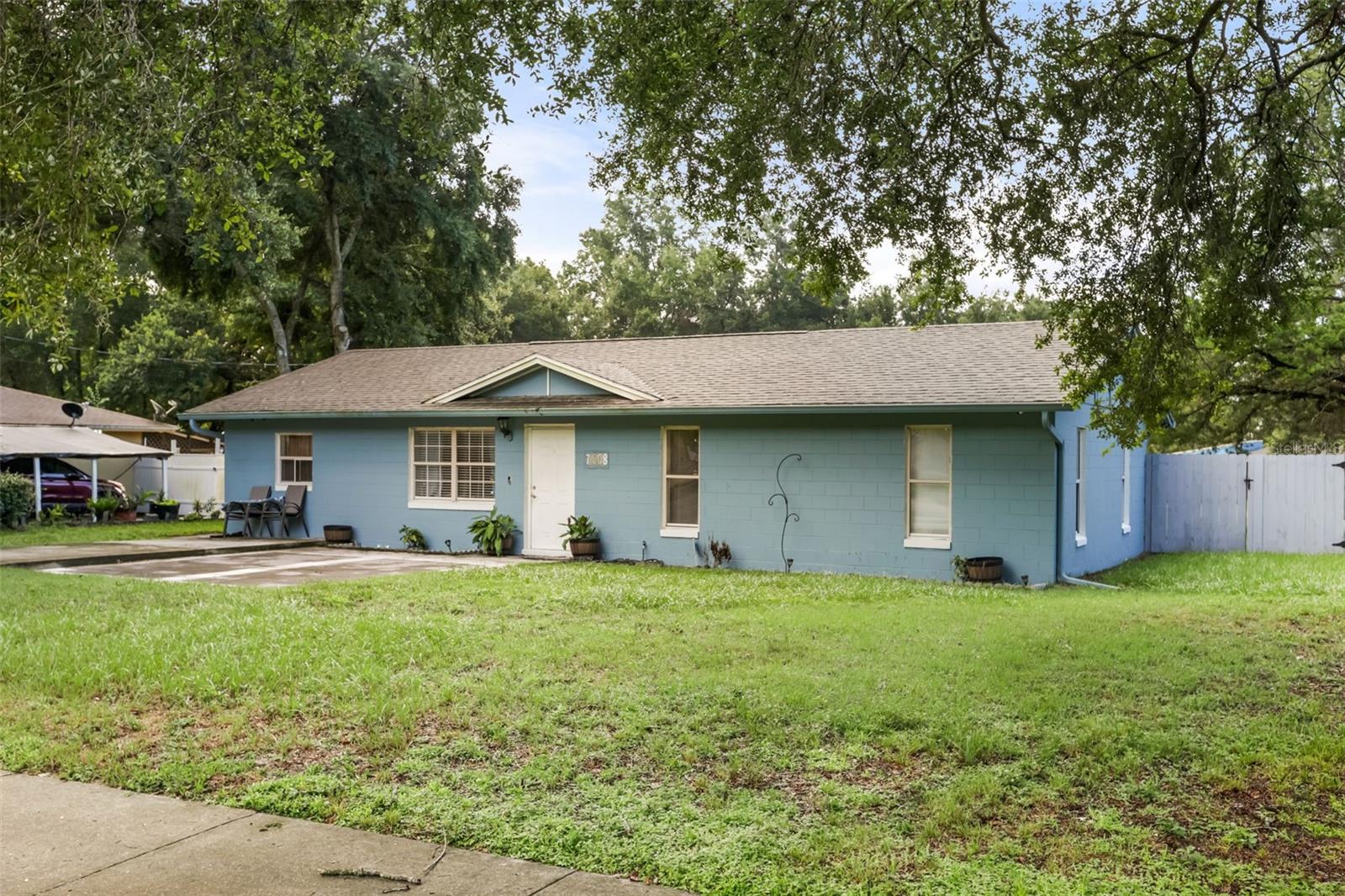 Listing photo 1 for 7008 Holly St