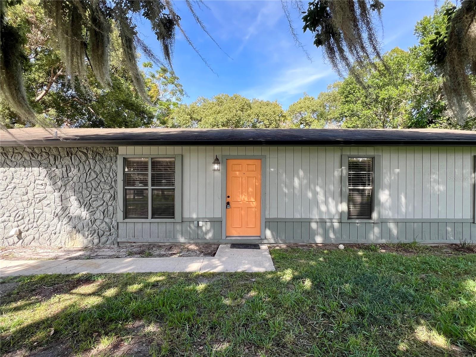 Listing photo 1 for 7925 Napoleon St