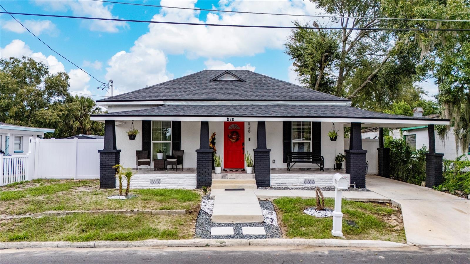 Listing photo 2 for 828 N Scott Ave