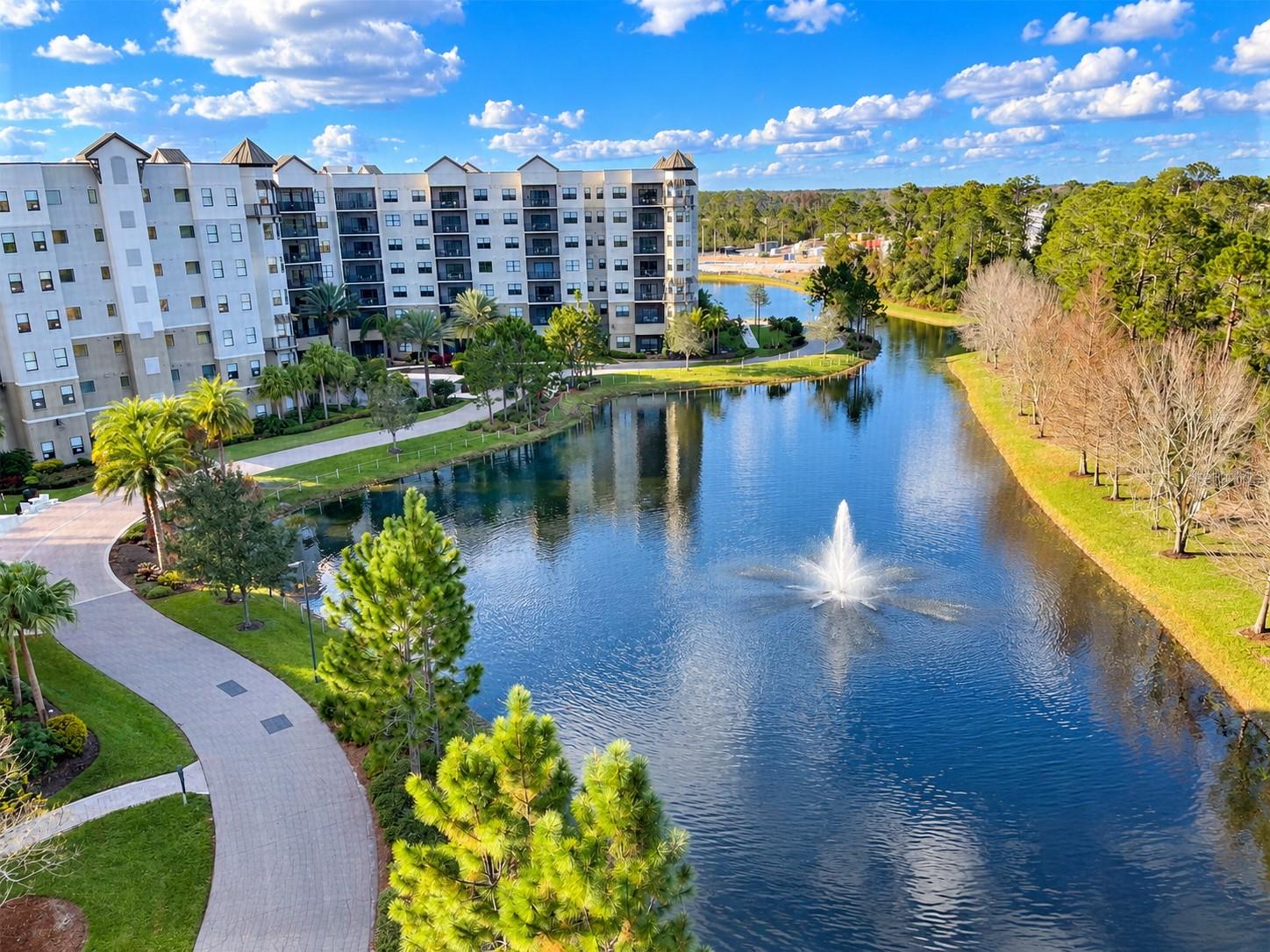 Listing photo 2 for 14501 Grove Resort #1723
