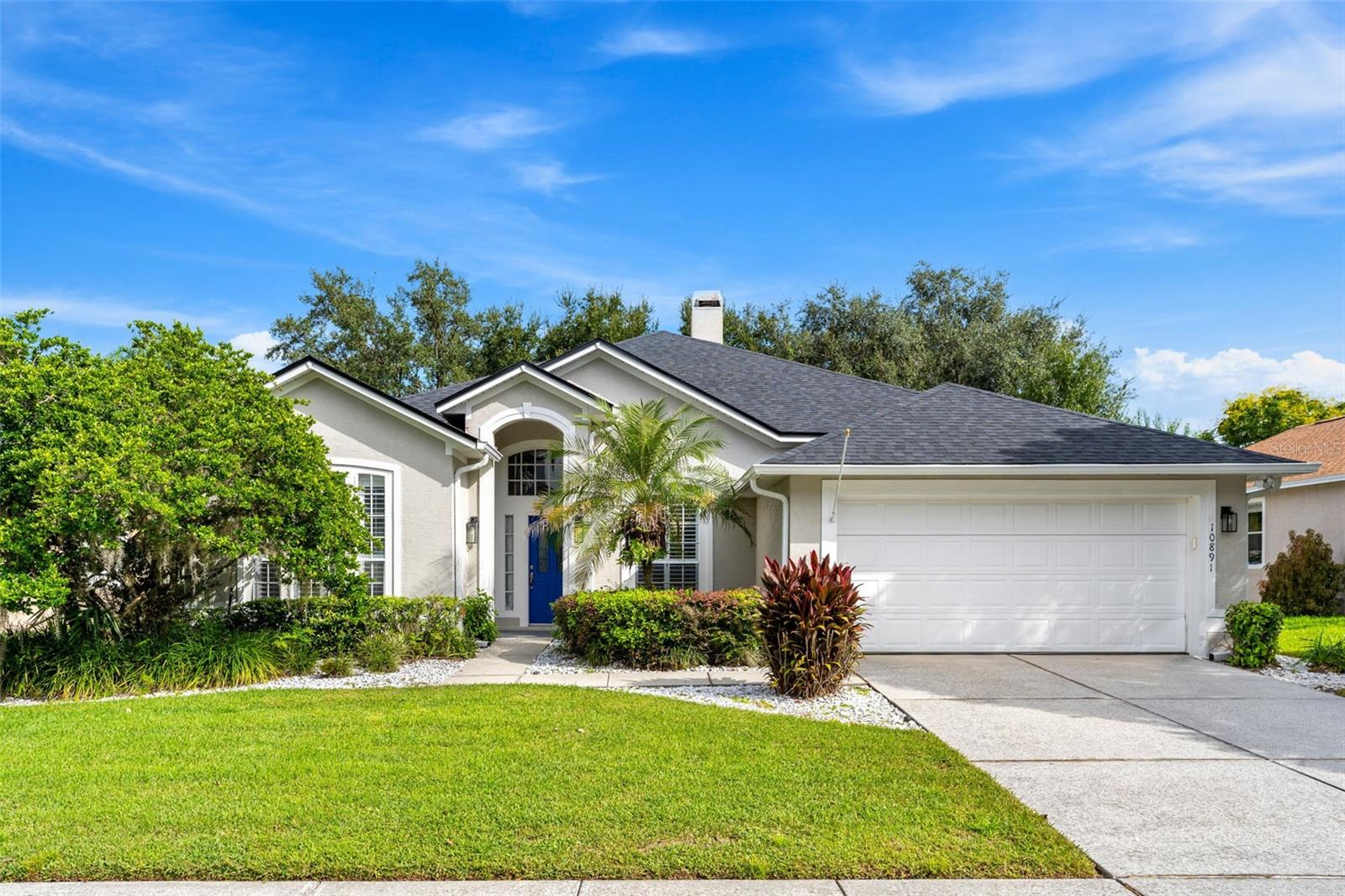 Listing photo 2 for 10891 Piping Rock Cir