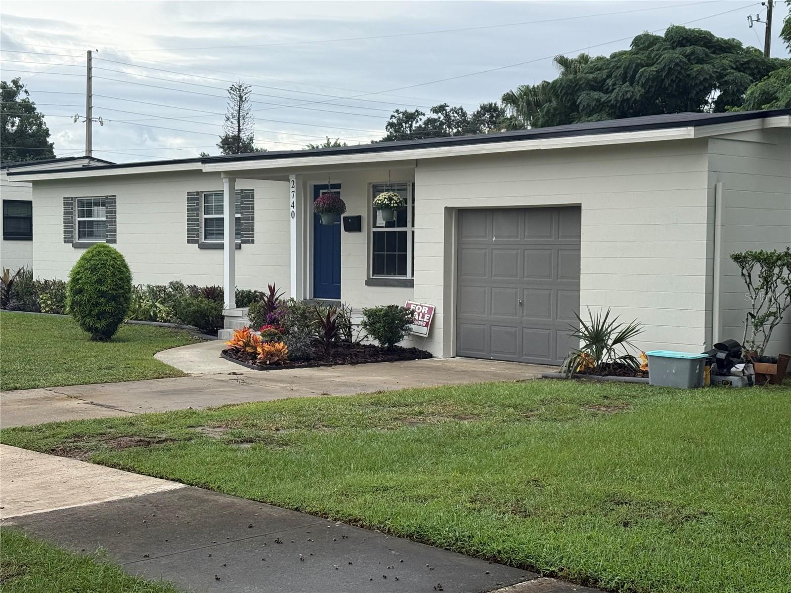 Listing photo 3 for 2740 Nancy St