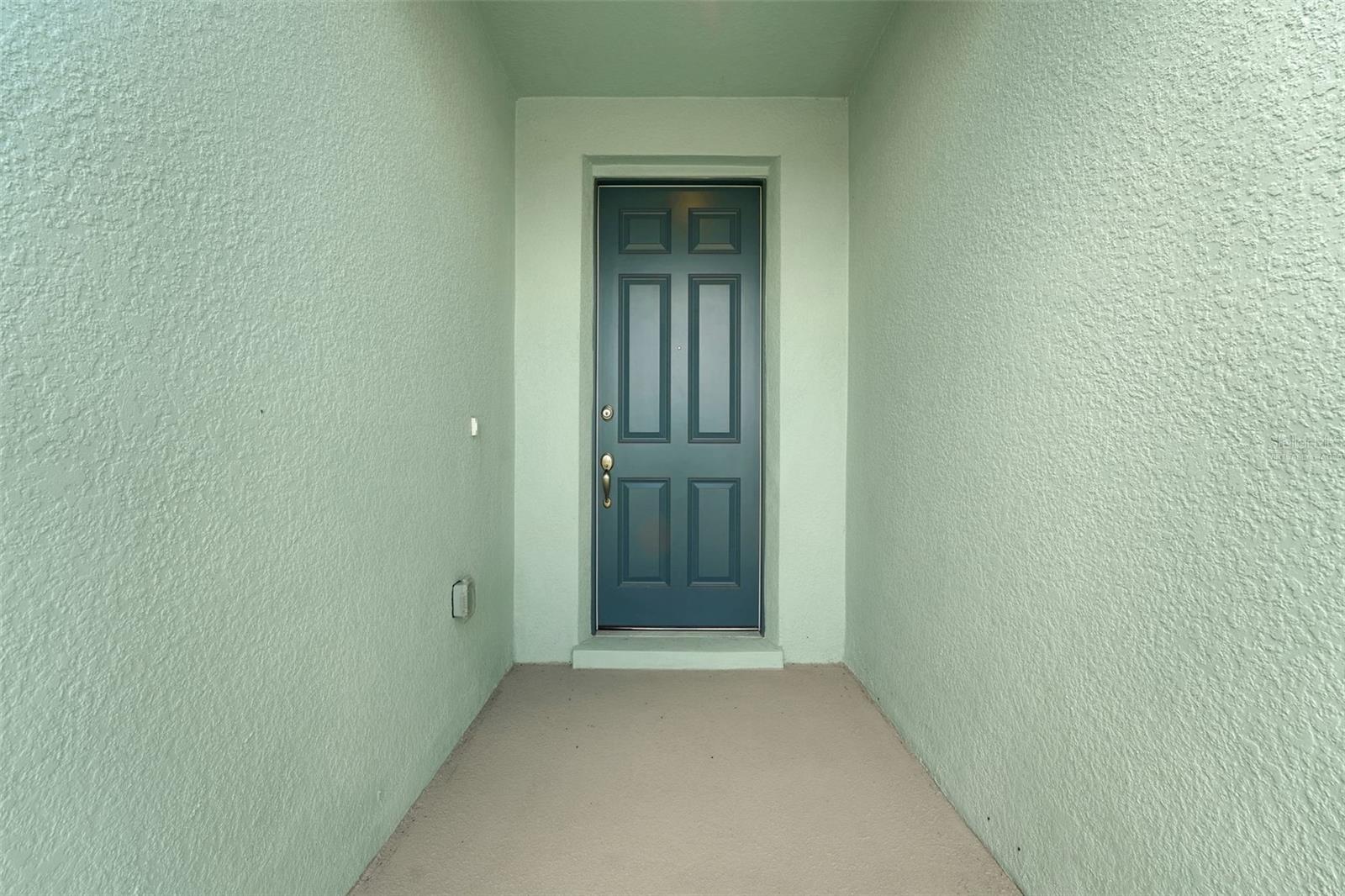 Listing photo 2 for 1044 Luke Ave