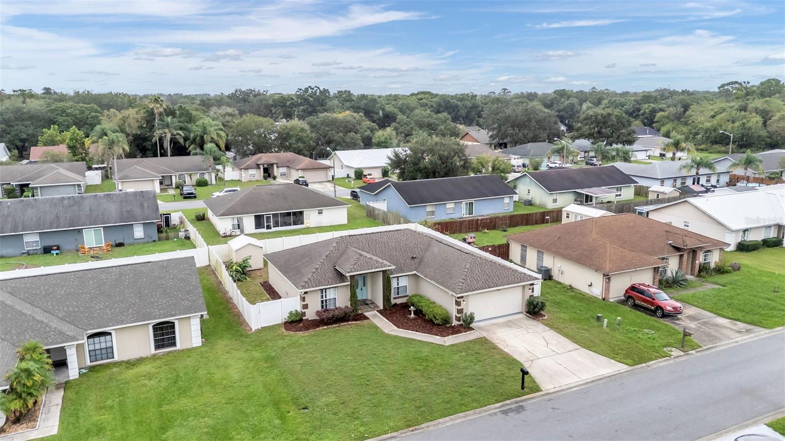 Listing photo 3 for 5836 Daughtery Downs Loop