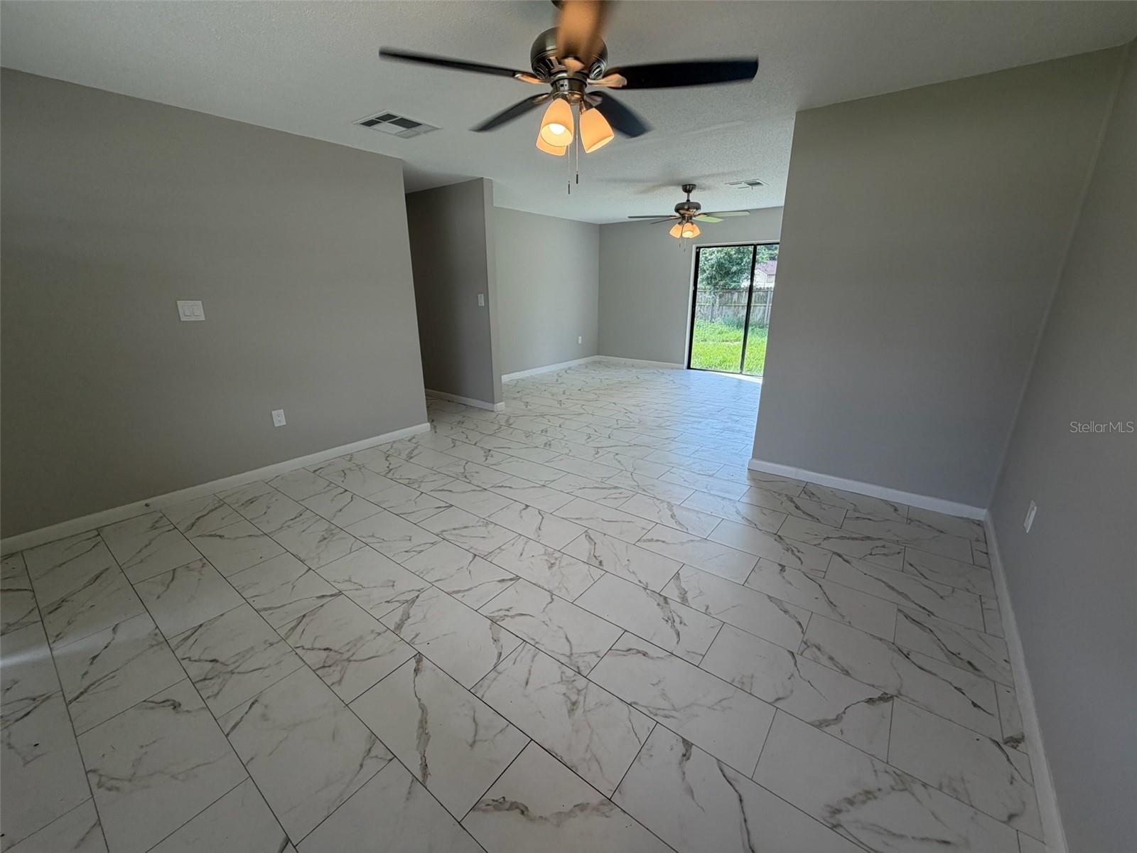 Listing photo 3 for 7008 Harwick Dr