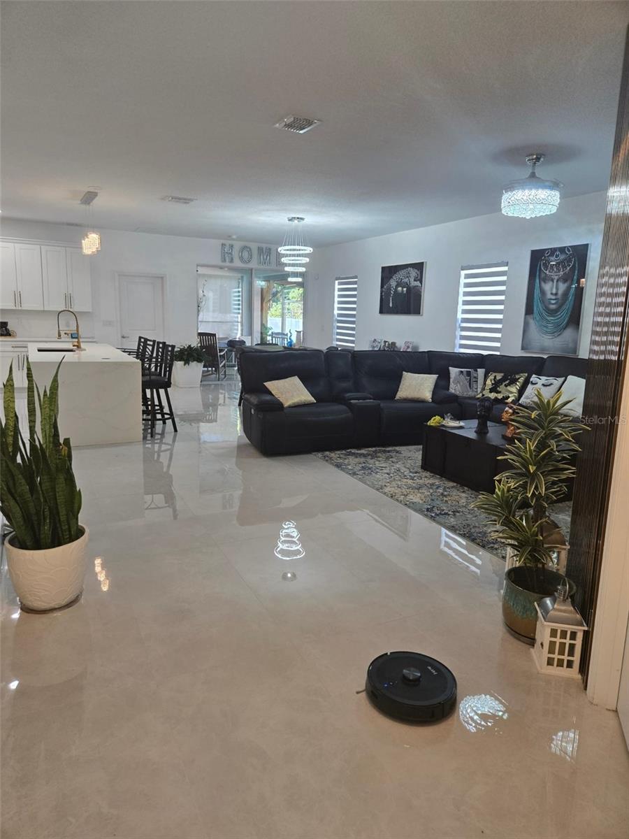 Listing photo 2 for 13417 E Delaware Ave