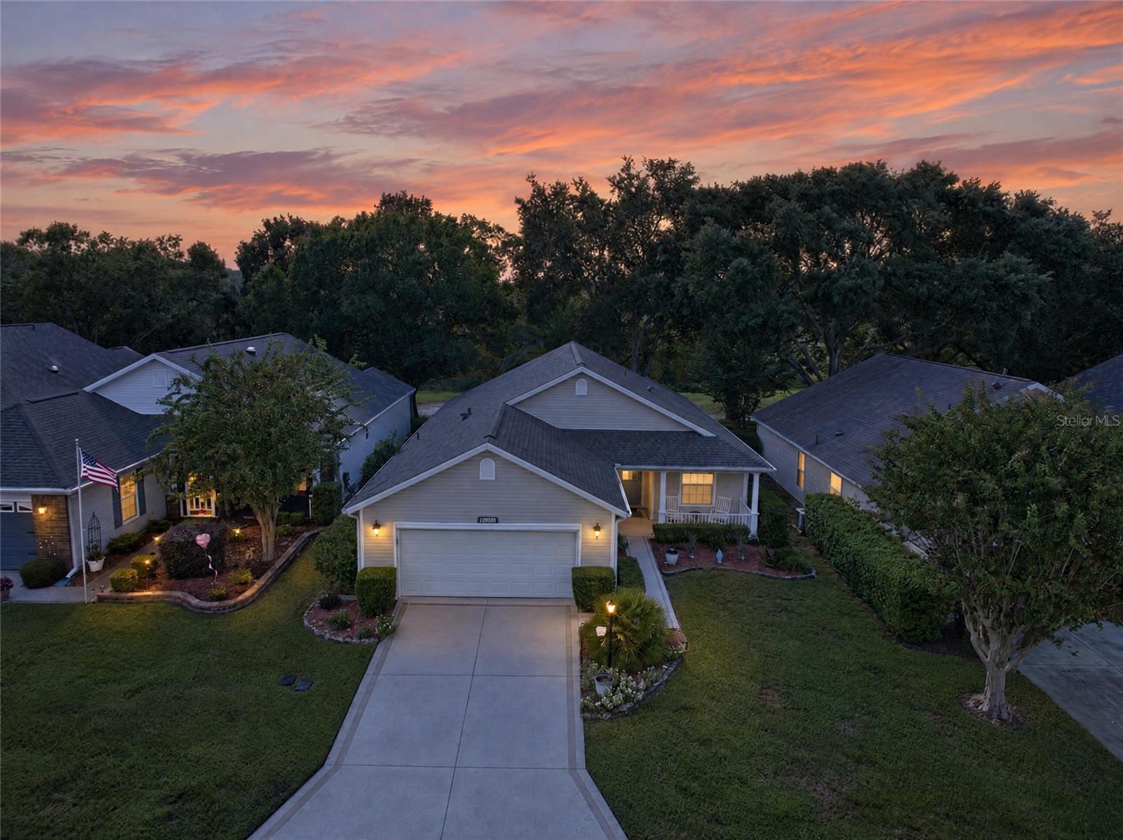 Listing photo 1 for 25005 Cranes Roost Cir