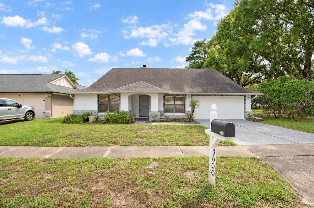 Listing photo 2 for 3600 Biscayne Dr