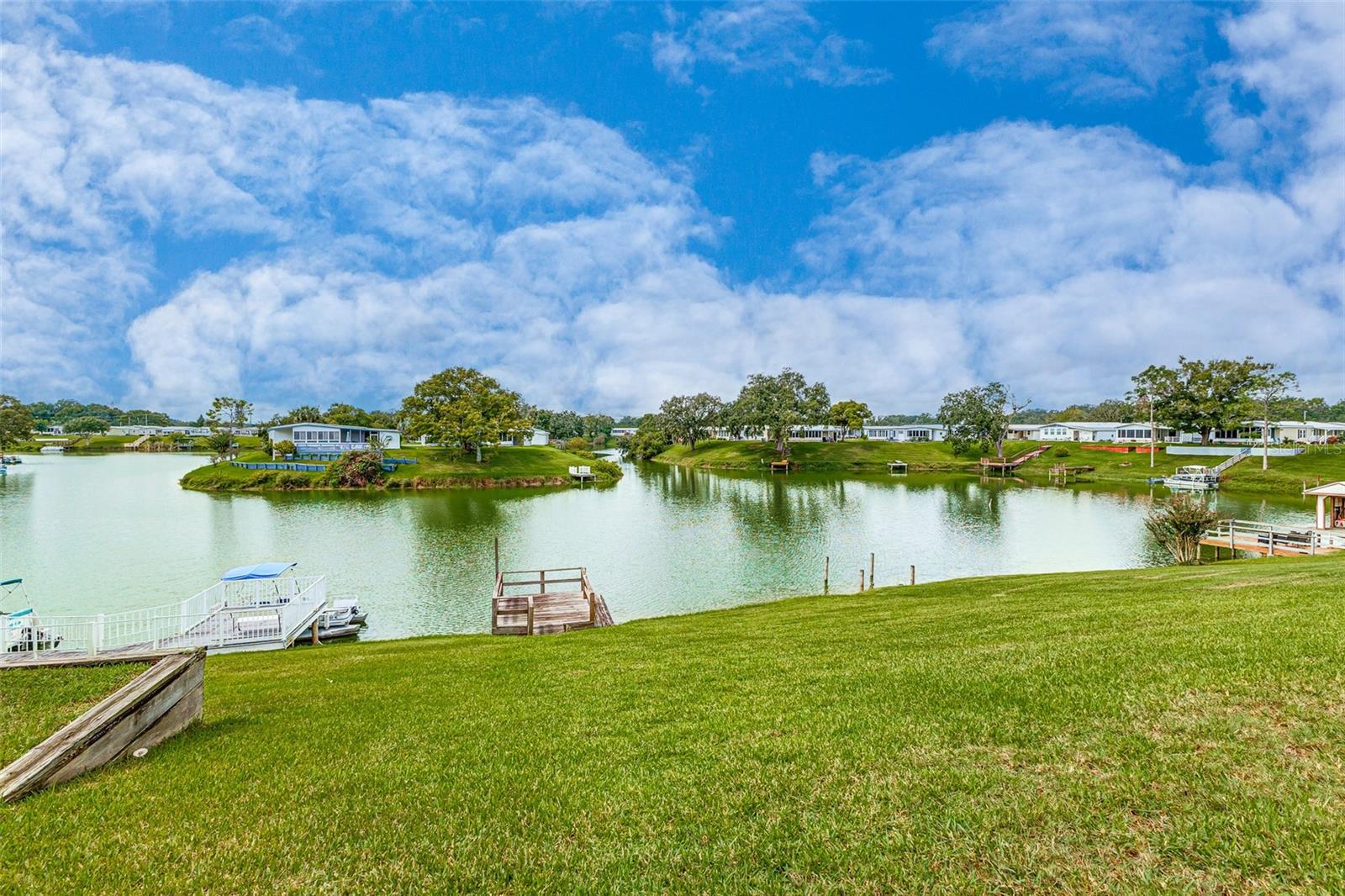 Listing photo 2 for 2055 S Floral Ave #224