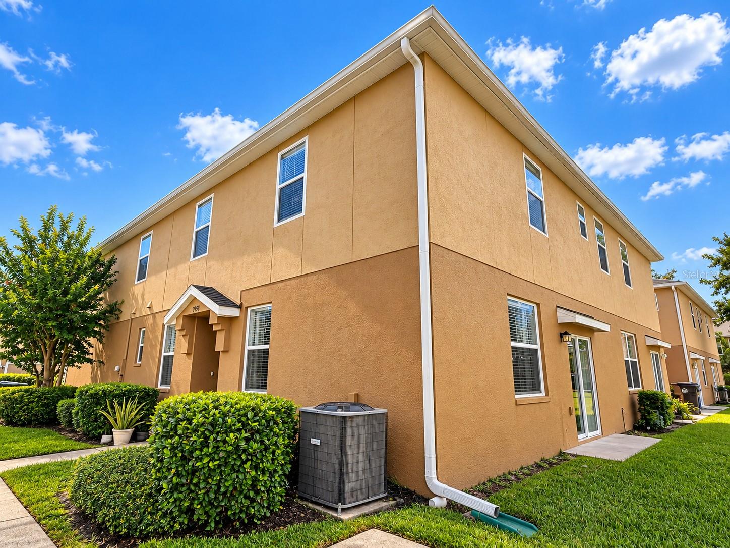 Listing photo 2 for 3998 Pemberly Pines Cir