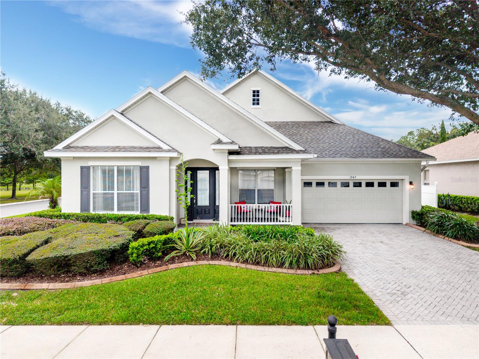 Listing photo 2 for 1947 Bay Clover Dr
