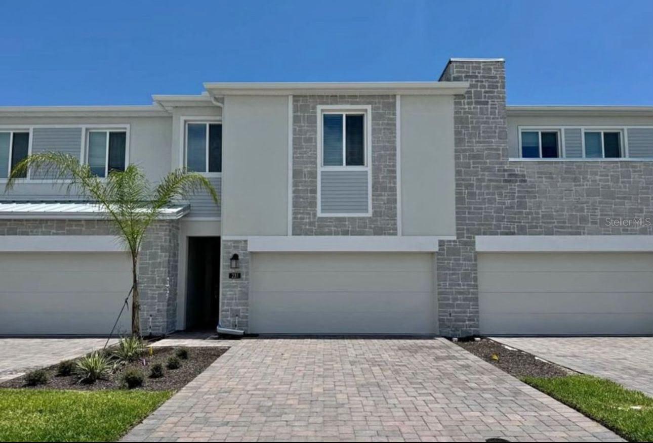 Listing photo 1 for 138 Nine Iron Dr