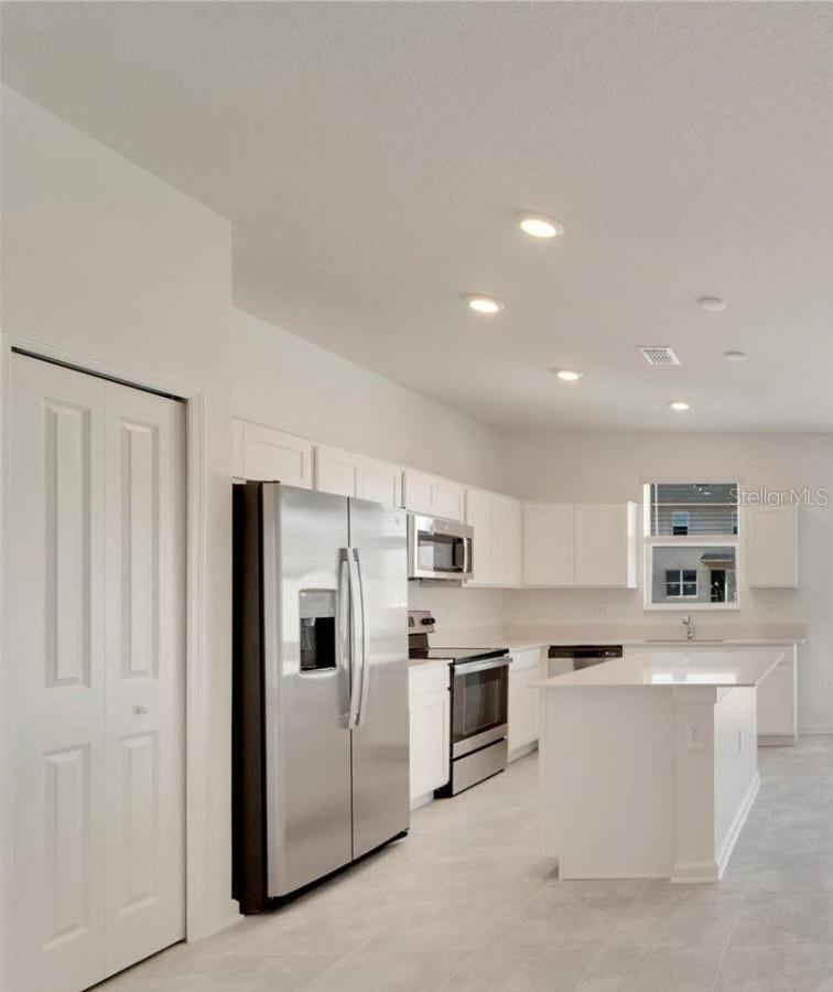 Listing photo 2 for 138 Nine Iron Dr