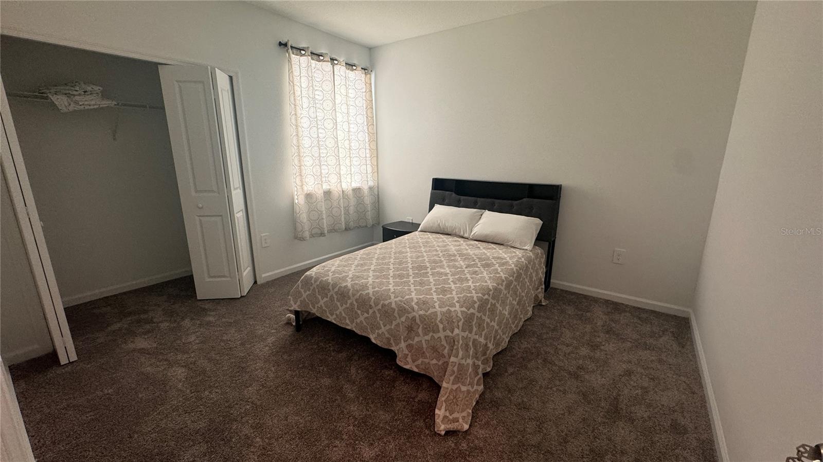 Listing photo 3 for 138 Nine Iron Dr